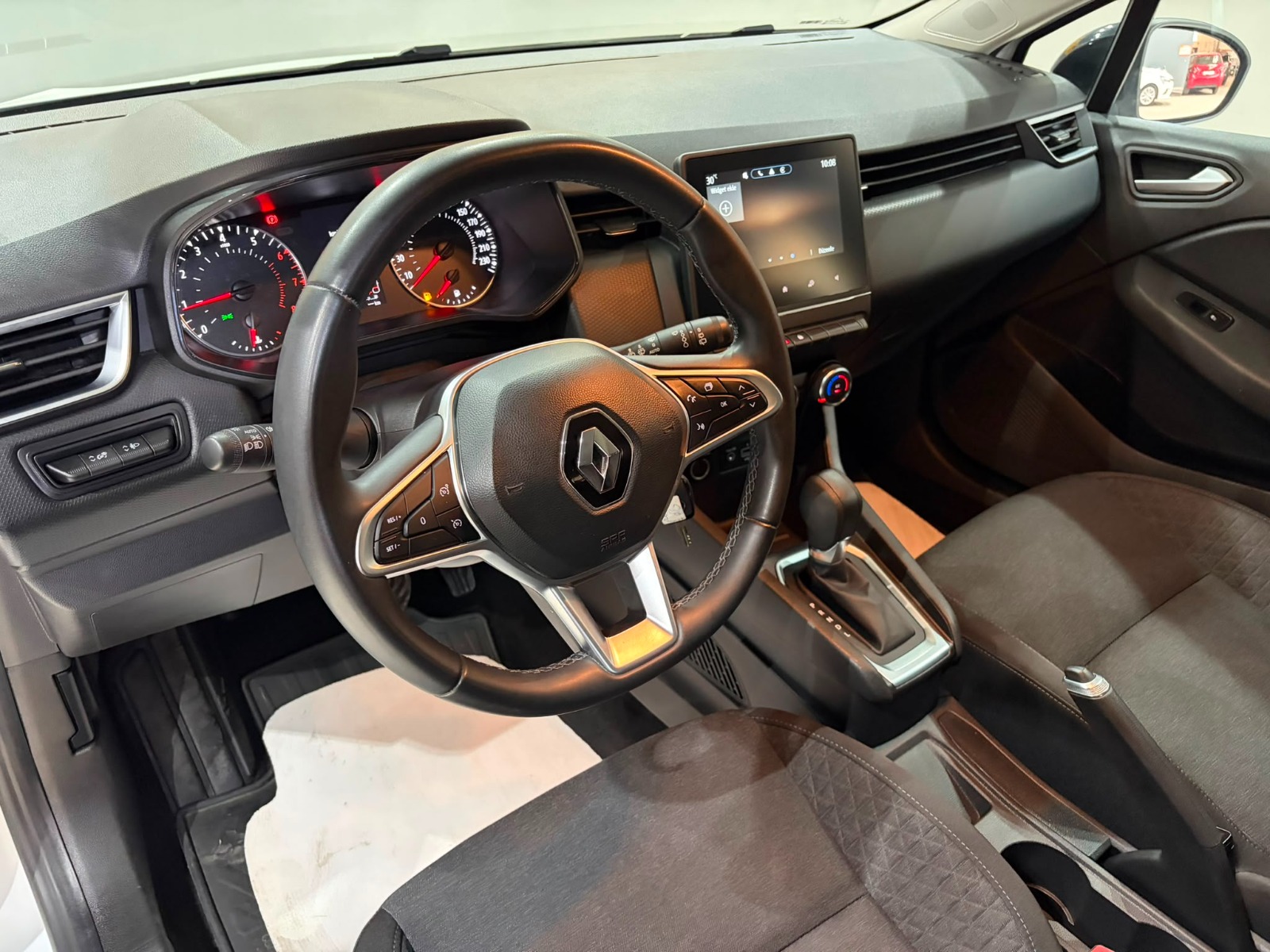 2023 Benzin Otomatik Renault Clio Beyaz Gürel Tasarım Aksesuar Otomotiv San. Tic. Ltd. Şti.