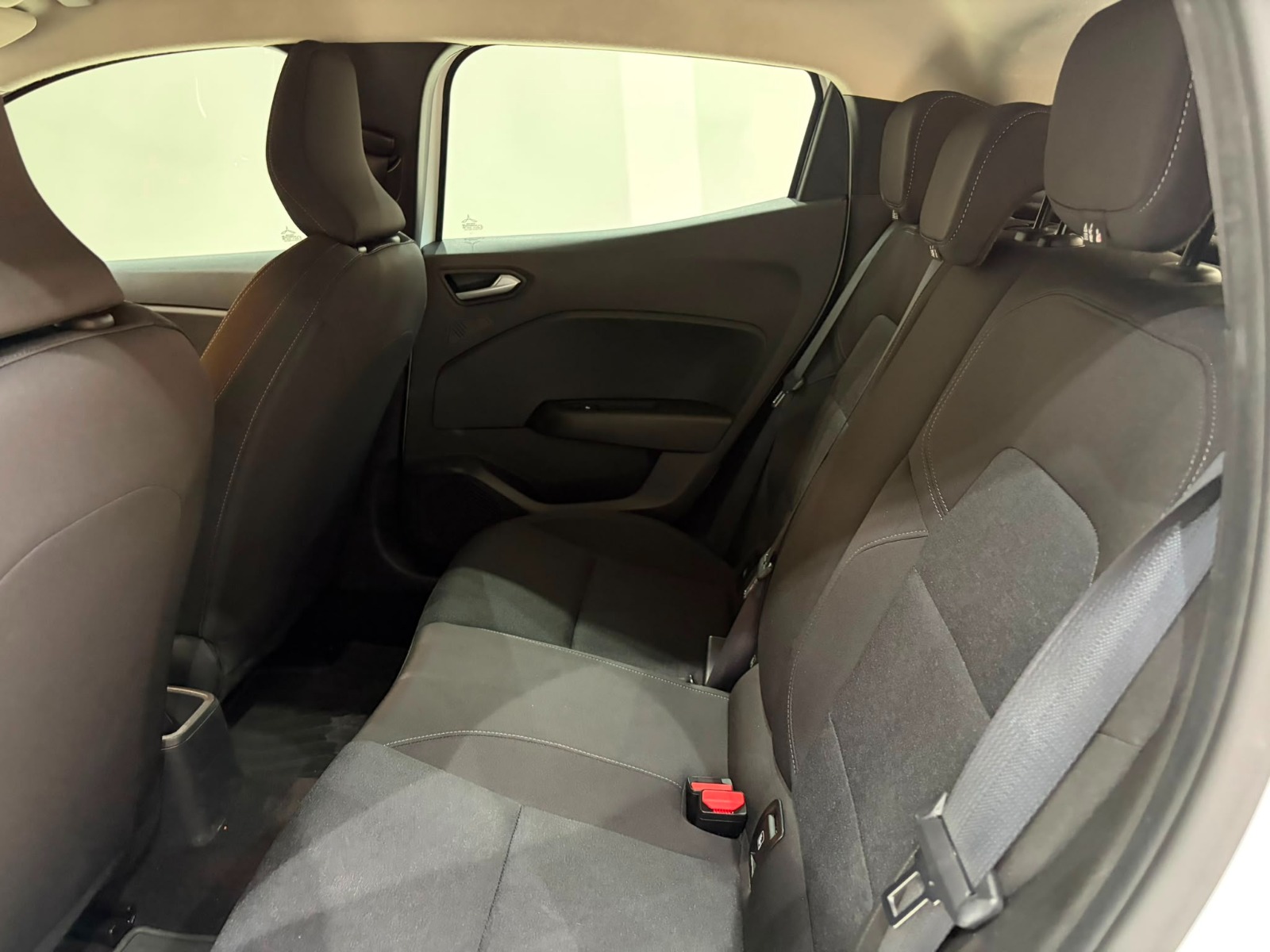2023 Benzin Otomatik Renault Clio Beyaz Gürel Tasarım Aksesuar Otomotiv San. Tic. Ltd. Şti.