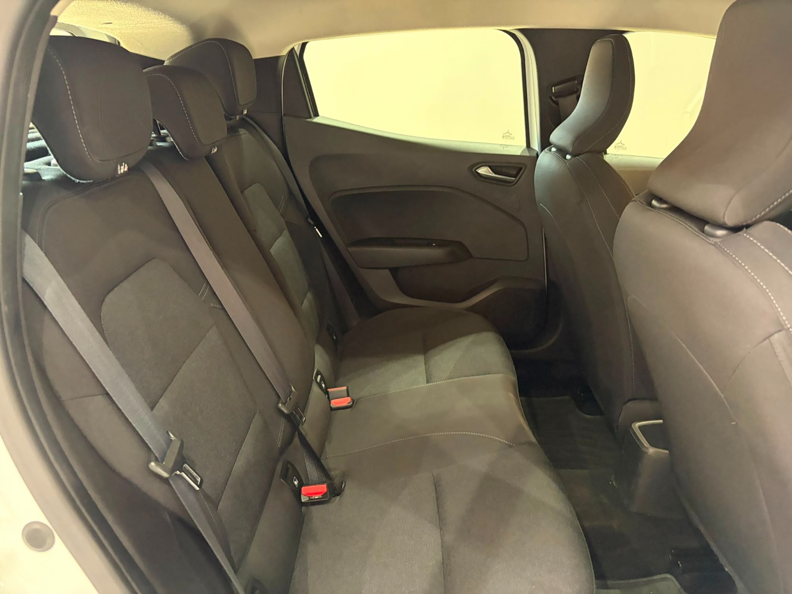 2023 Benzin Otomatik Renault Clio Beyaz Gürel Tasarım Aksesuar Otomotiv San. Tic. Ltd. Şti.