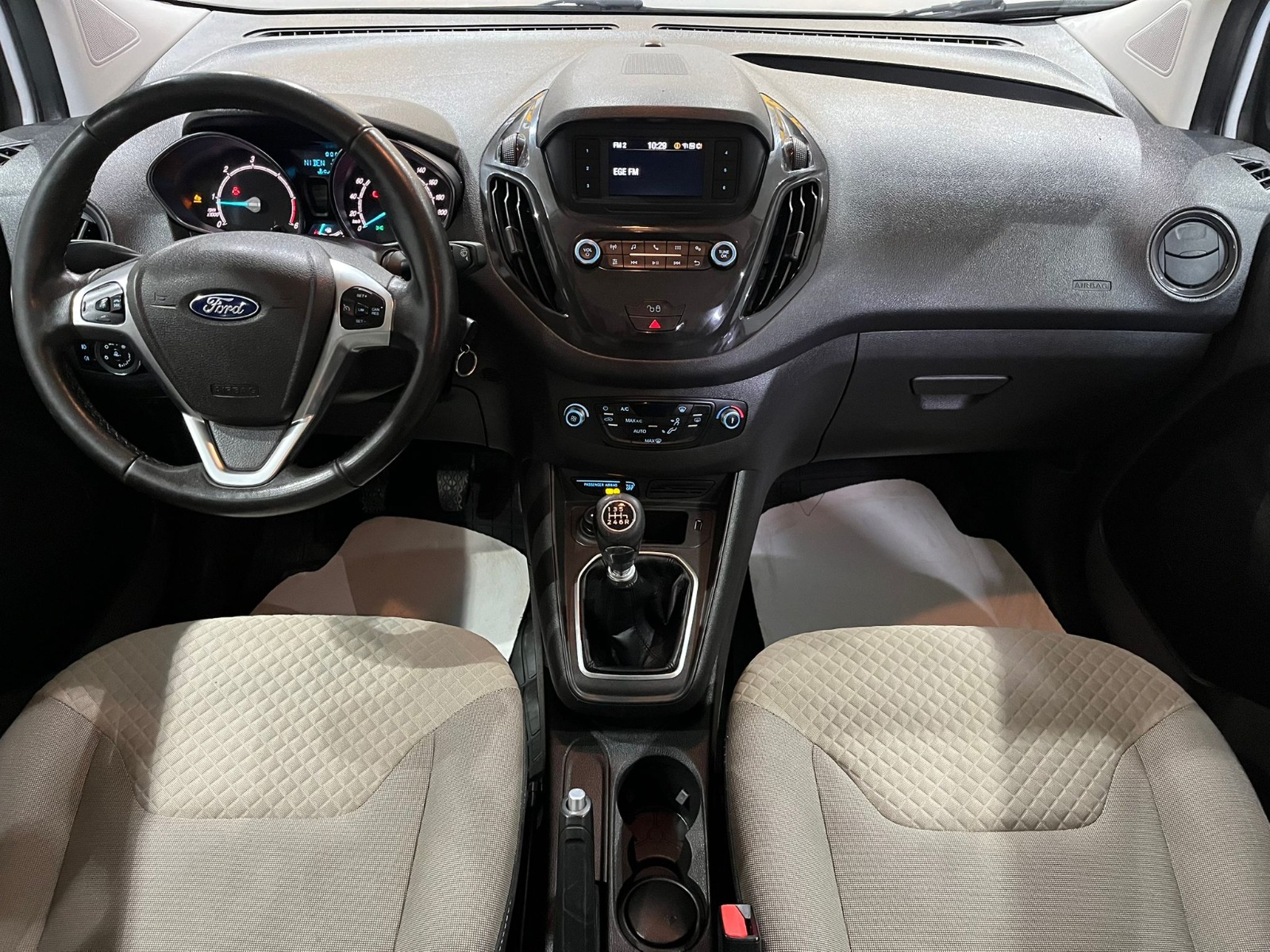 2021 Dizel Manuel Ford Tourneo Courier Journey Beyaz Gürel Tasarım Aksesuar Otomotiv San. Tic. Ltd. Şti.