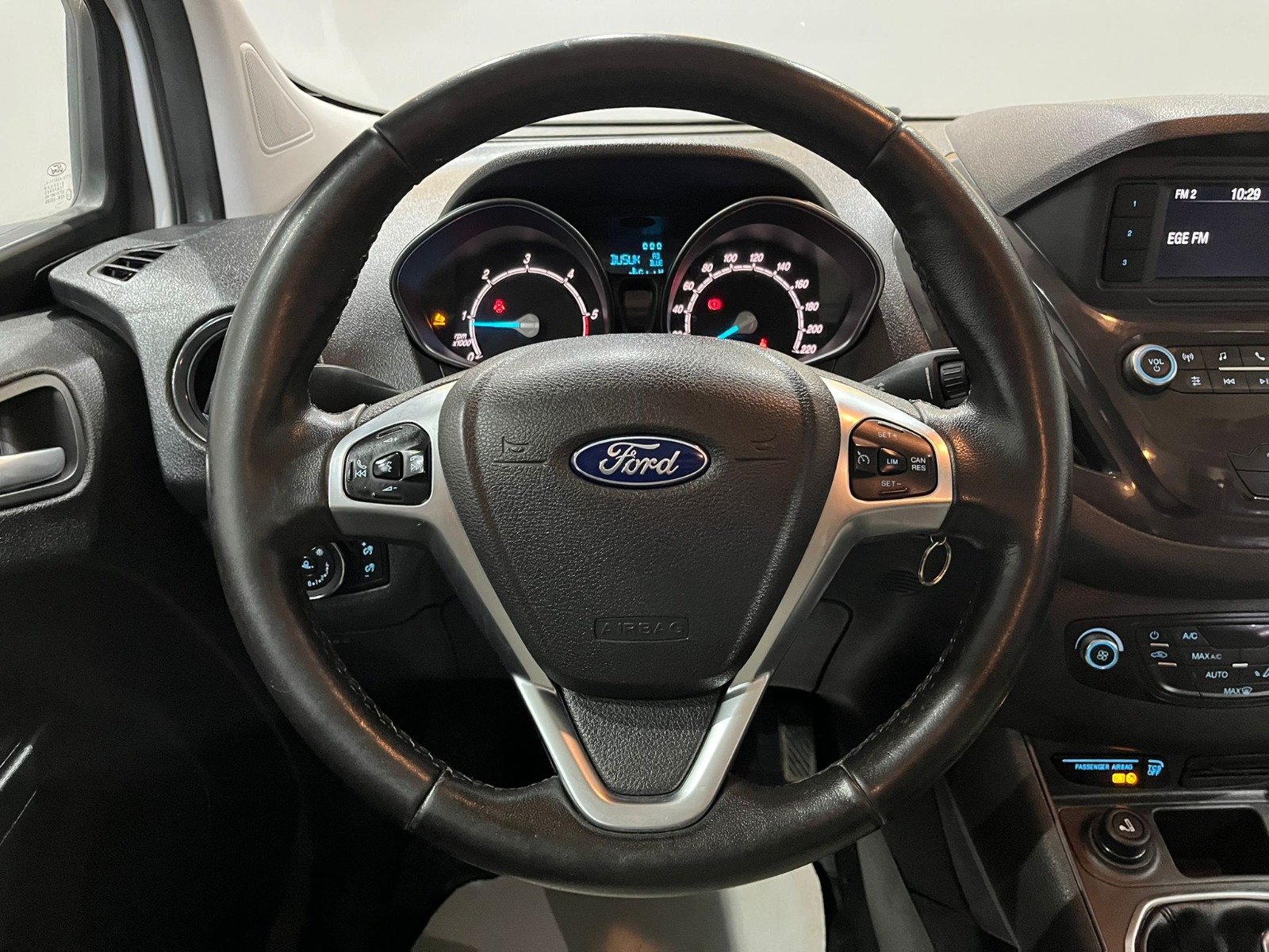 2021 Dizel Manuel Ford Tourneo Courier Journey Beyaz Gürel Tasarım Aksesuar Otomotiv San. Tic. Ltd. Şti.