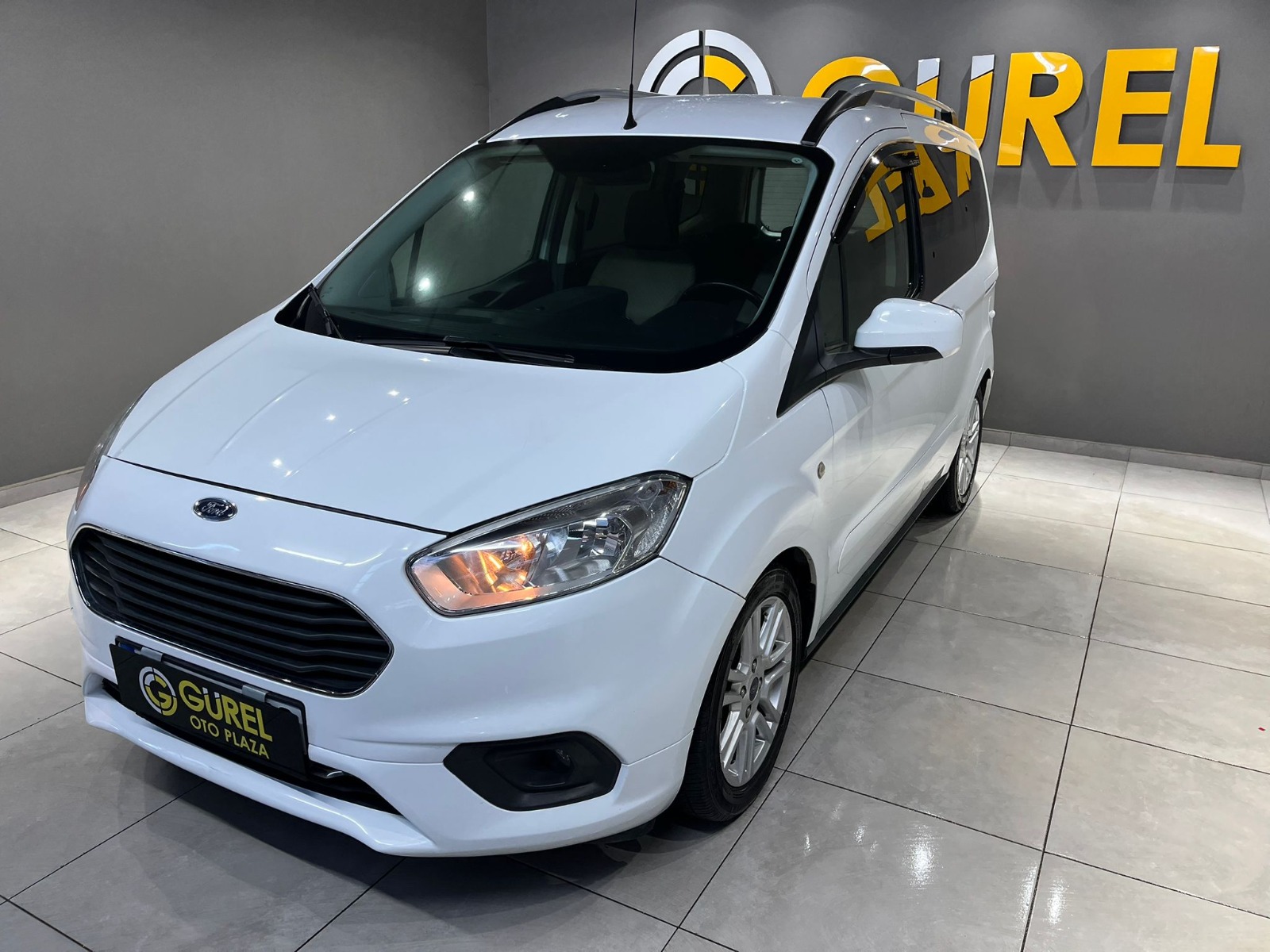 2021 Dizel Manuel Ford Tourneo Courier Journey Beyaz Gürel Tasarım Aksesuar Otomotiv San. Tic. Ltd. Şti.