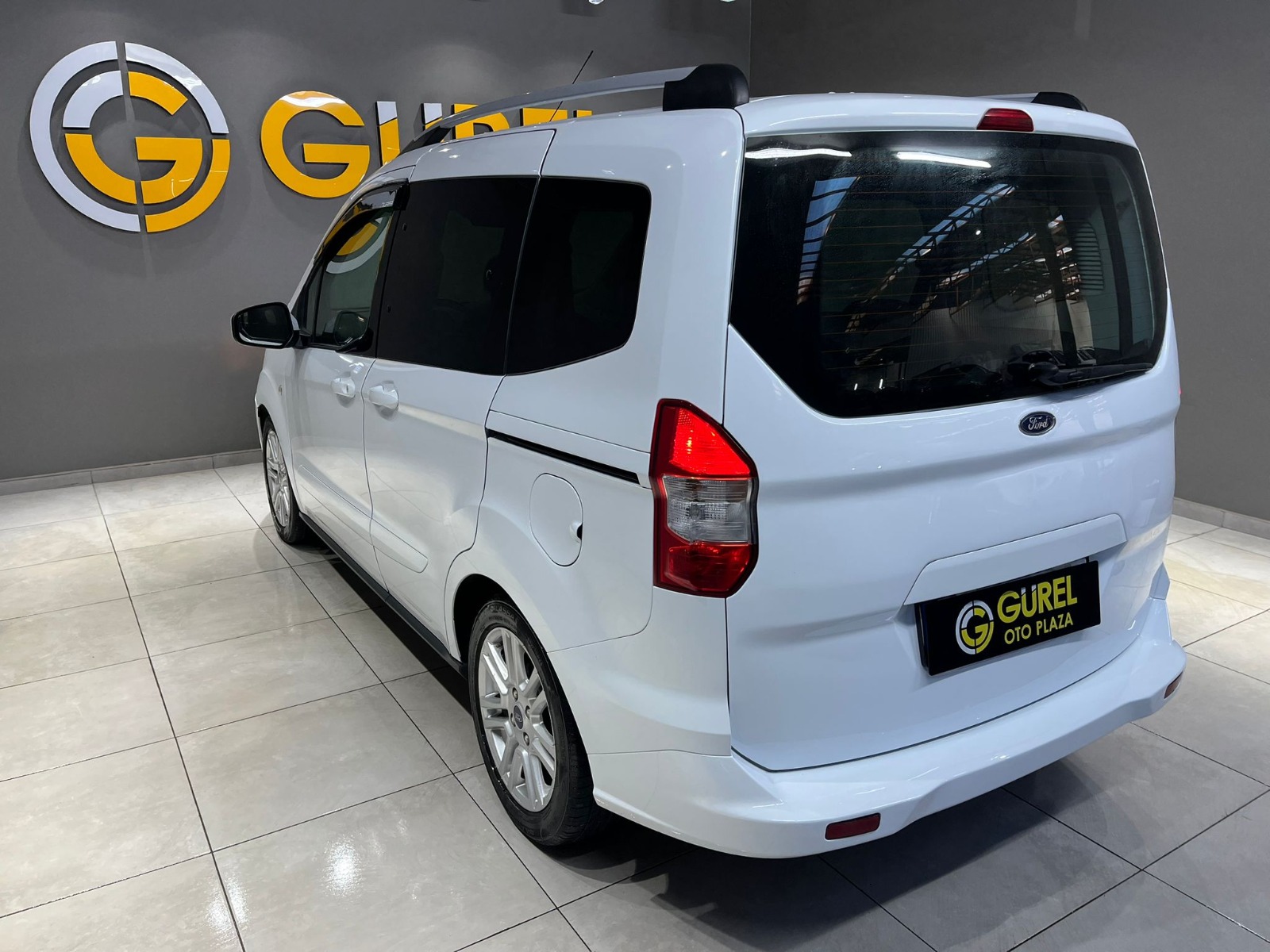 2021 Dizel Manuel Ford Tourneo Courier Journey Beyaz Gürel Tasarım Aksesuar Otomotiv San. Tic. Ltd. Şti.