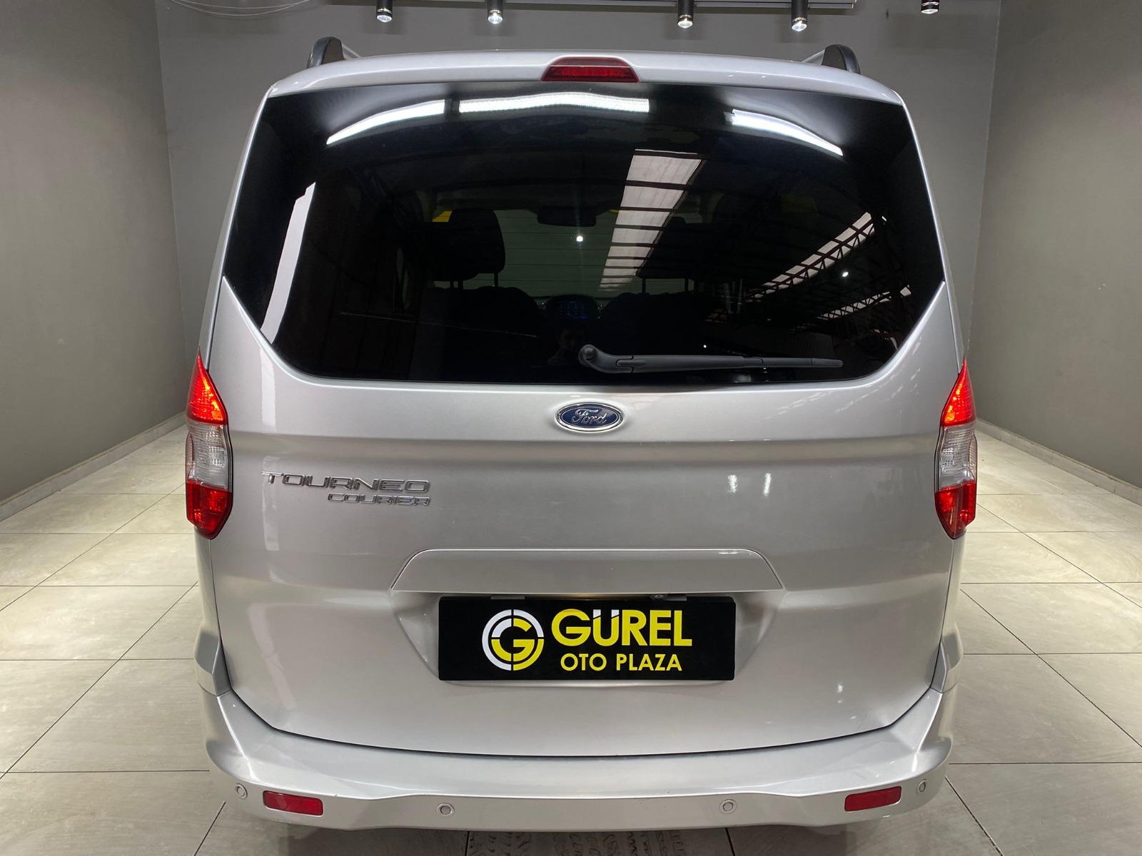 2021 Dizel Manuel Ford Tourneo Courier Gümüş Gri Gürel Tasarım Aksesuar Otomotiv San. Tic. Ltd. Şti.