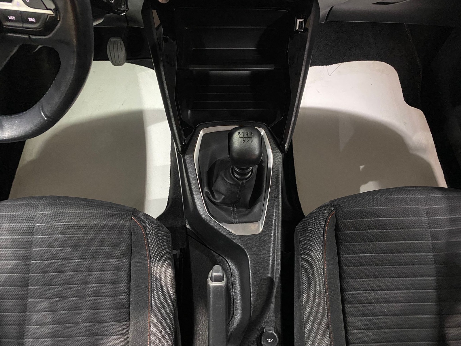 2020 Benzin Manuel Peugeot 2008 Kırmızı Gürel Tasarım Aksesuar Otomotiv San. Tic. Ltd. Şti.