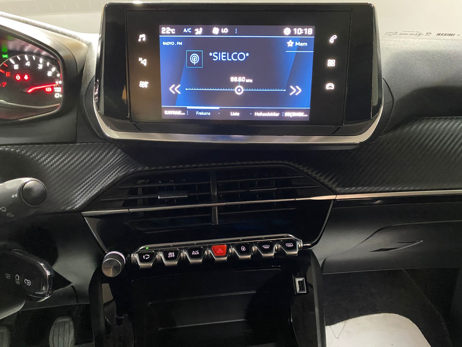 2020 Benzin Manuel Peugeot 2008 Kırmızı Gürel Tasarım Aksesuar Otomotiv San. Tic. Ltd. Şti.