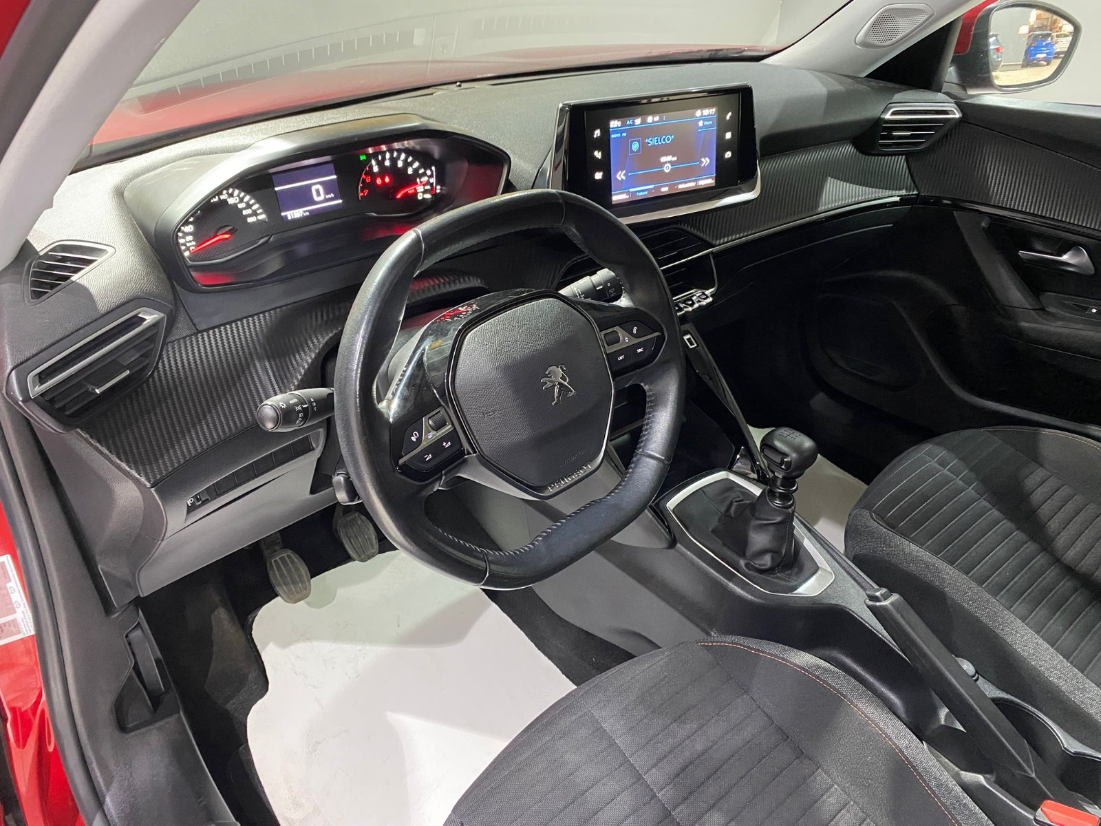 2020 Benzin Manuel Peugeot 2008 Kırmızı Gürel Tasarım Aksesuar Otomotiv San. Tic. Ltd. Şti.