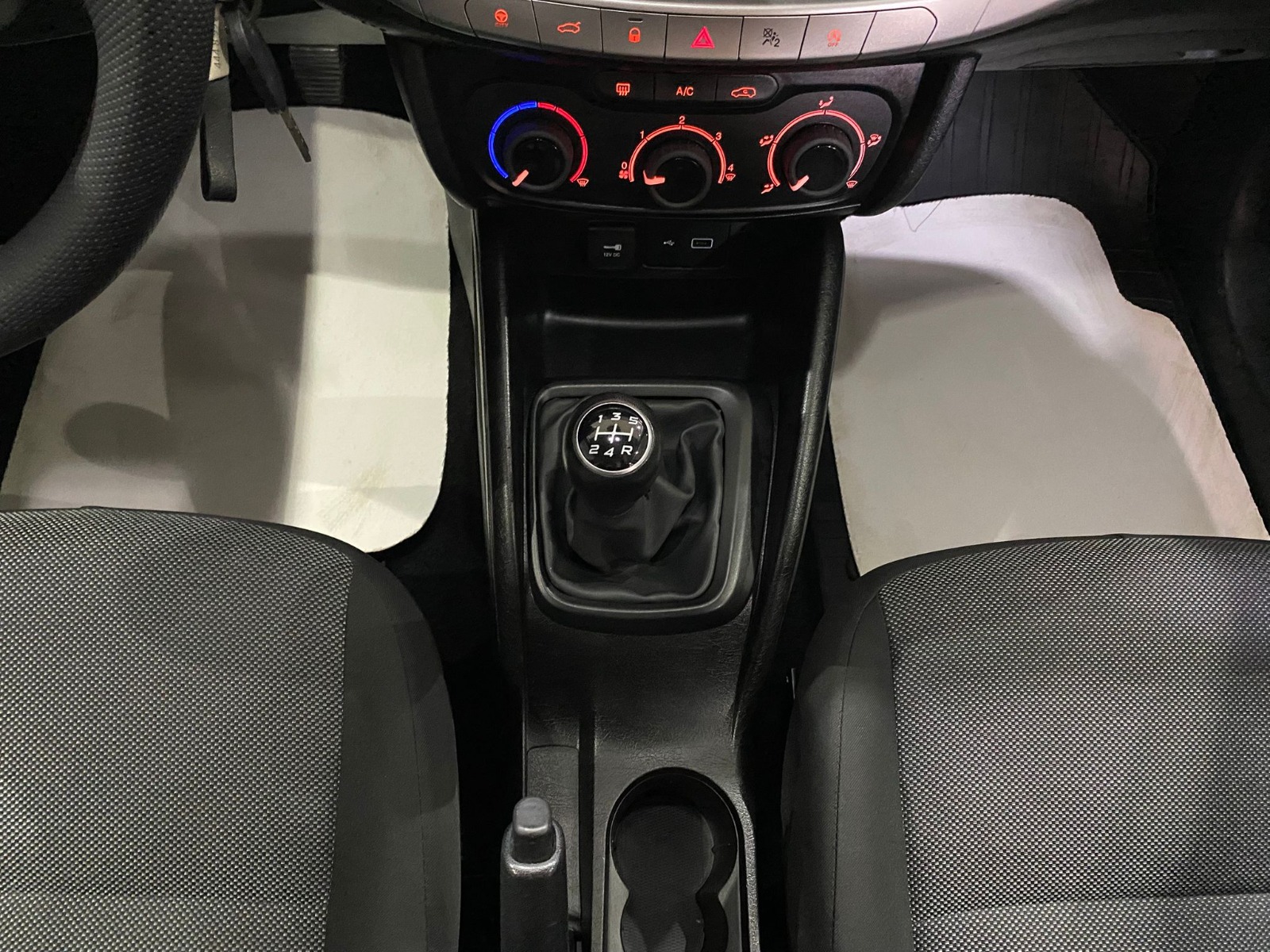 2019 Dizel Manuel Fiat Egea Beyaz Gürel Tasarım Aksesuar Otomotiv San. Tic. Ltd. Şti.