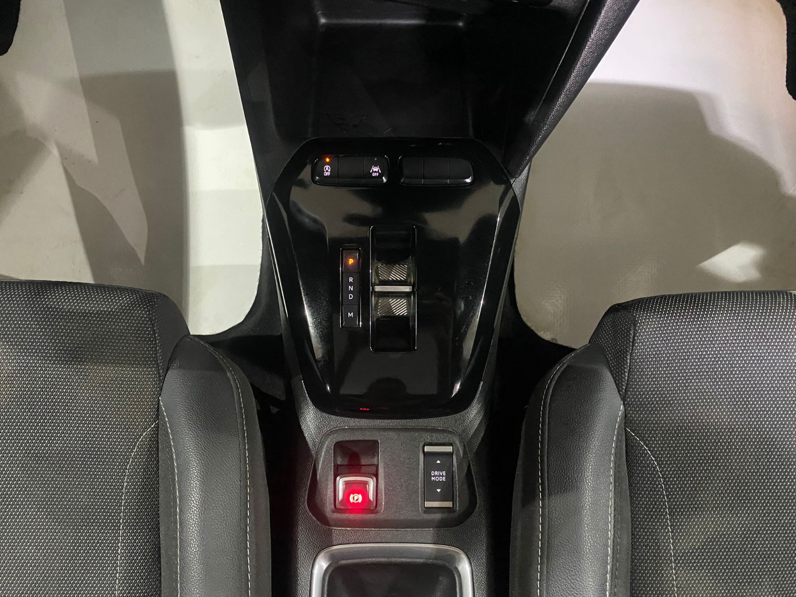 2023 Benzin Otomatik Opel Corsa Kırmızı Gürel Tasarım Aksesuar Otomotiv San. Tic. Ltd. Şti.