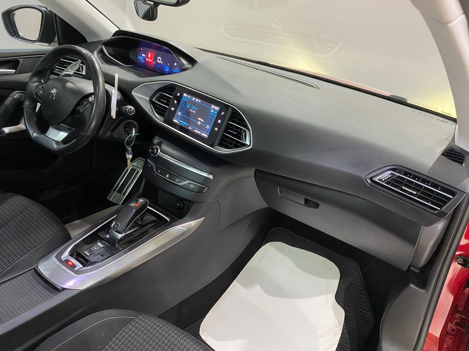 2020 Benzin Otomatik Peugeot 308 Kırmızı Gürel Tasarım Aksesuar Otomotiv San. Tic. Ltd. Şti.