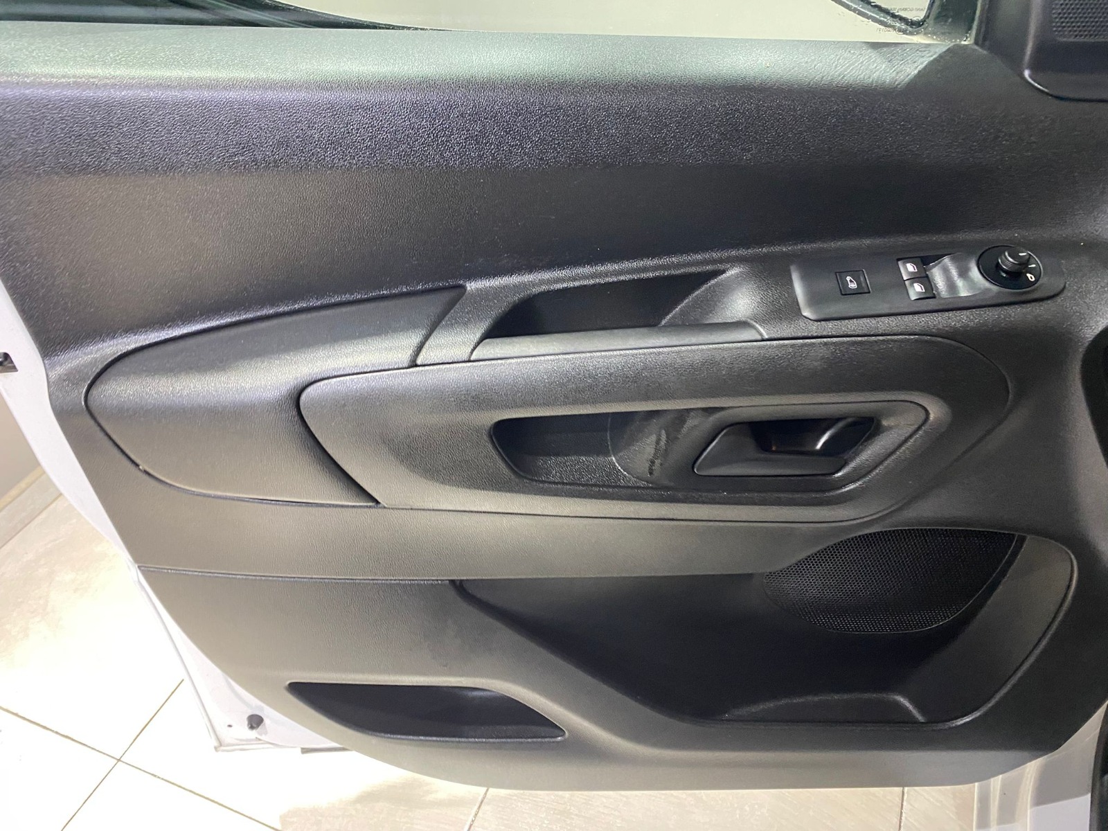 2024 Dizel Manuel Peugeot Partner Beyaz Gürel Tasarım Aksesuar Otomotiv San. Tic. Ltd. Şti.