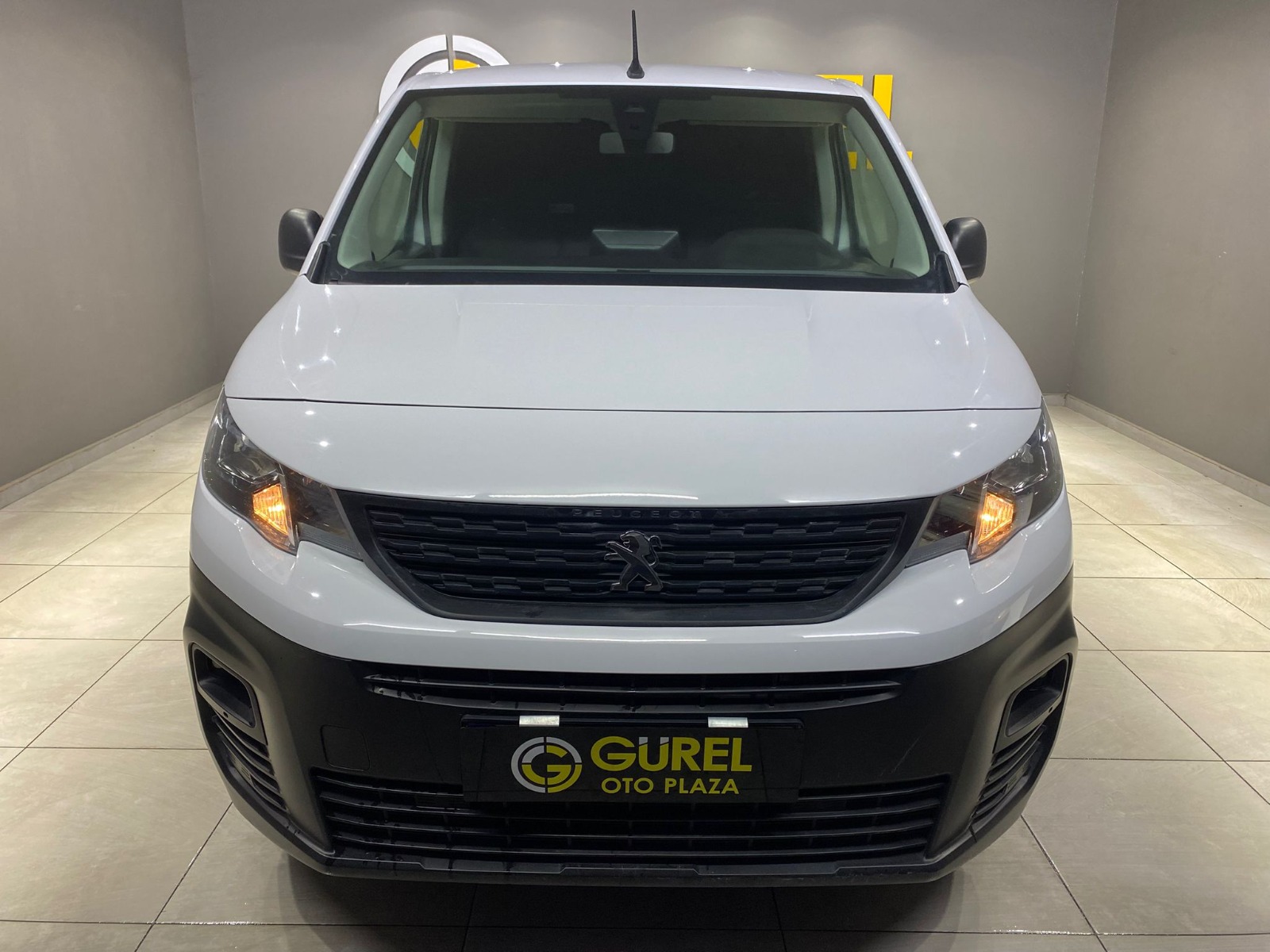 2024 Dizel Manuel Peugeot Partner Beyaz Gürel Tasarım Aksesuar Otomotiv San. Tic. Ltd. Şti.