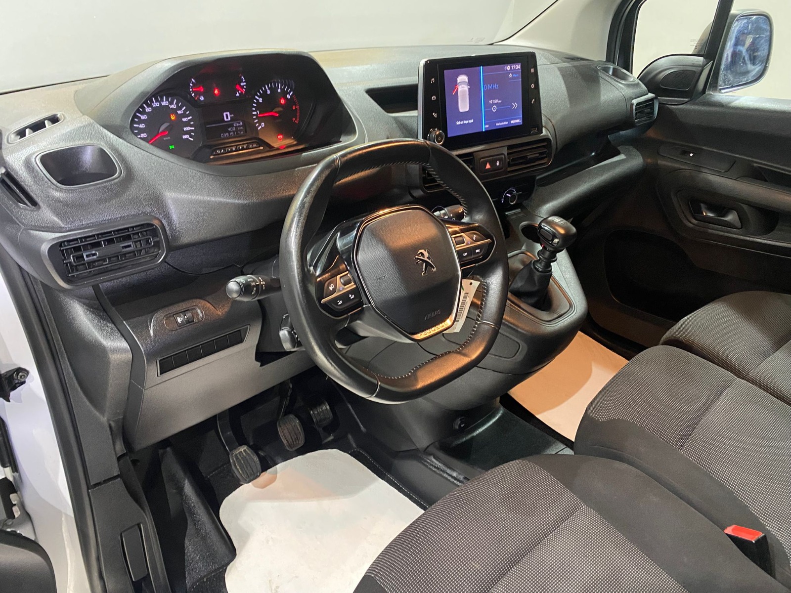 2024 Dizel Manuel Peugeot Partner Beyaz Gürel Tasarım Aksesuar Otomotiv San. Tic. Ltd. Şti.