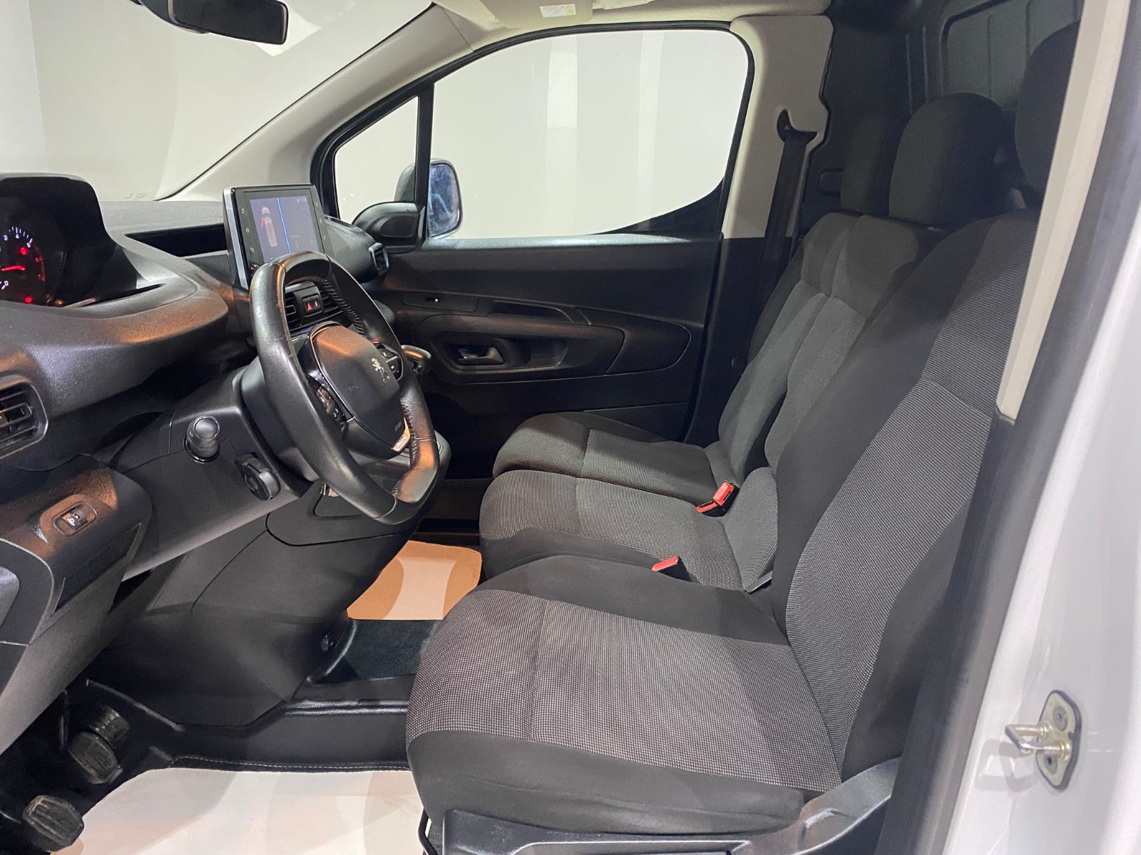 2024 Dizel Manuel Peugeot Partner Beyaz Gürel Tasarım Aksesuar Otomotiv San. Tic. Ltd. Şti.