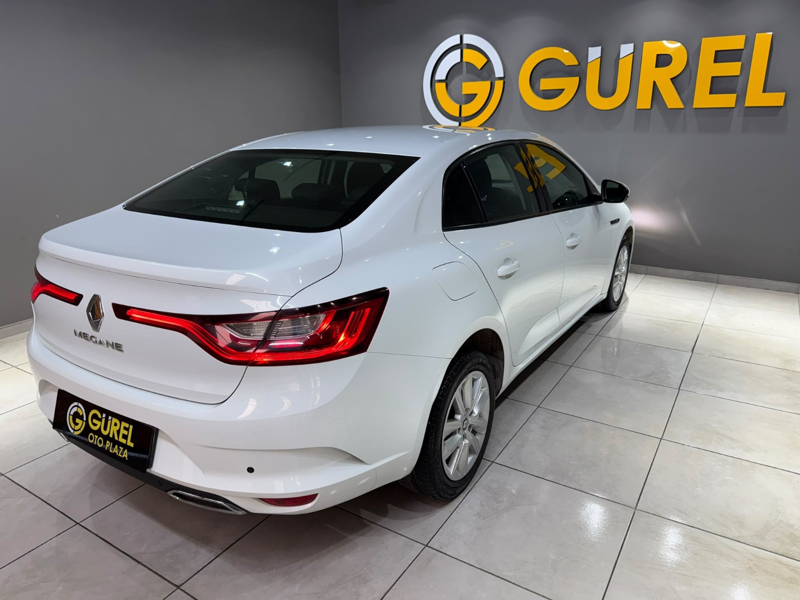 2021 Benzin Otomatik Renault Megane Beyaz Gürel Tasarım Aksesuar Otomotiv San. Tic. Ltd. Şti.
