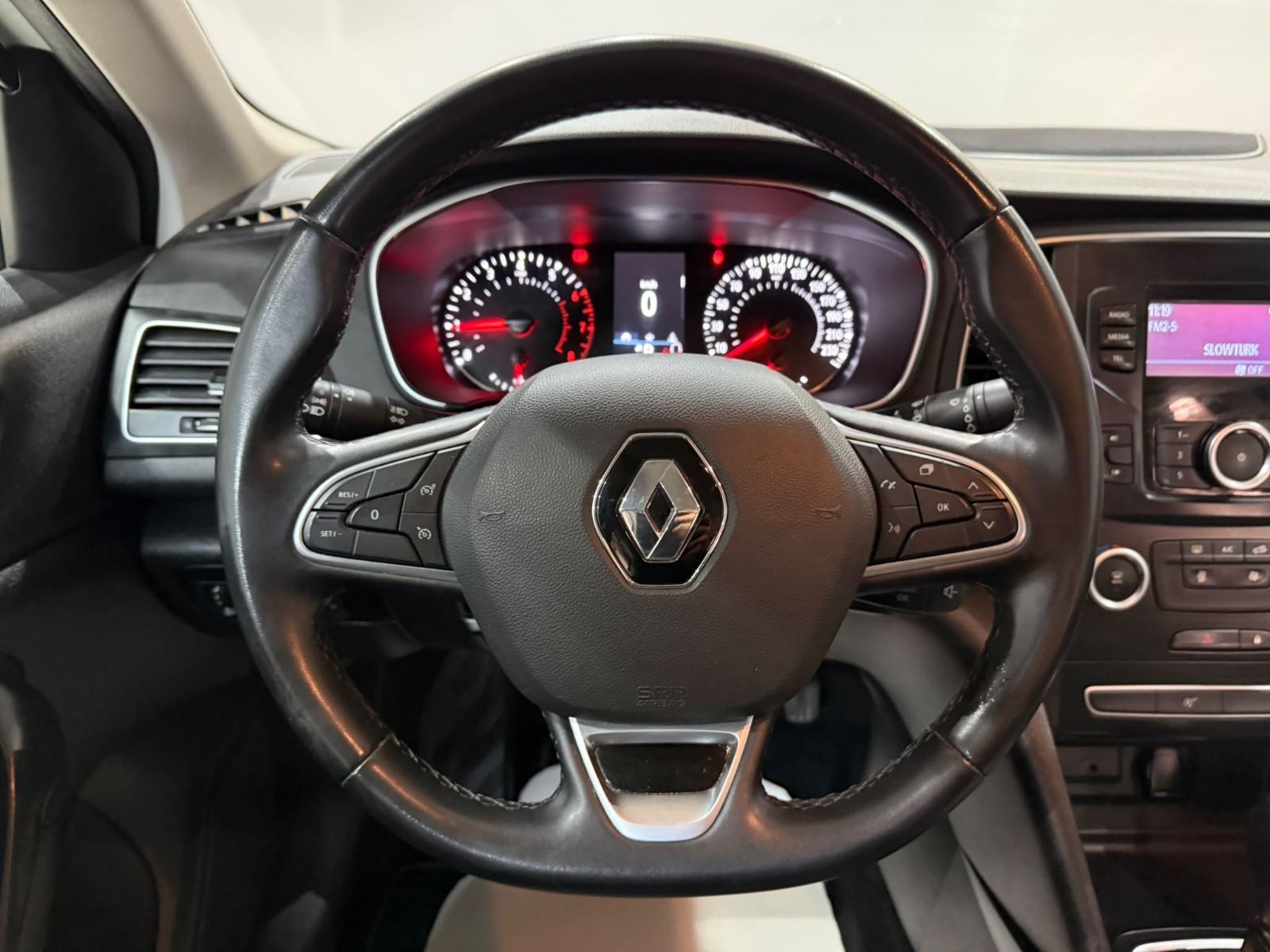 2021 Benzin Otomatik Renault Megane Beyaz Gürel Tasarım Aksesuar Otomotiv San. Tic. Ltd. Şti.