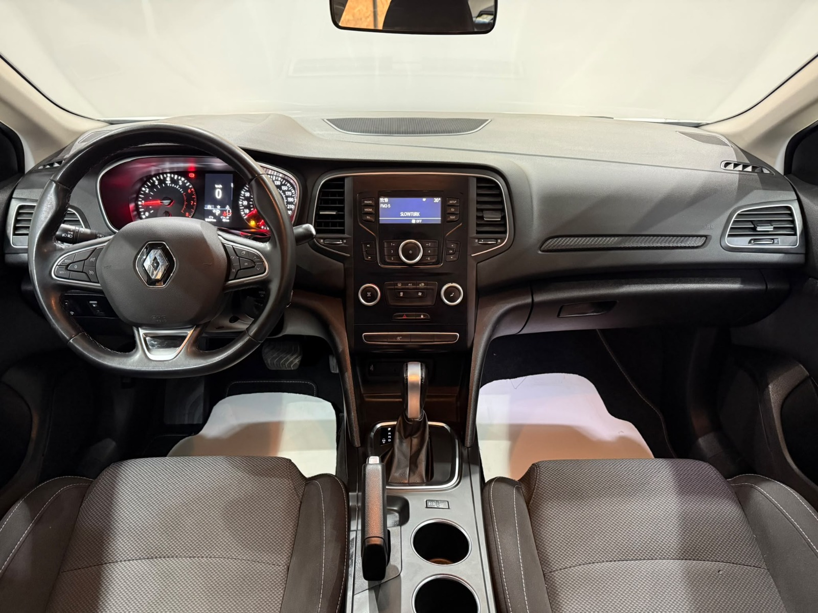 2021 Benzin Otomatik Renault Megane Beyaz Gürel Tasarım Aksesuar Otomotiv San. Tic. Ltd. Şti.