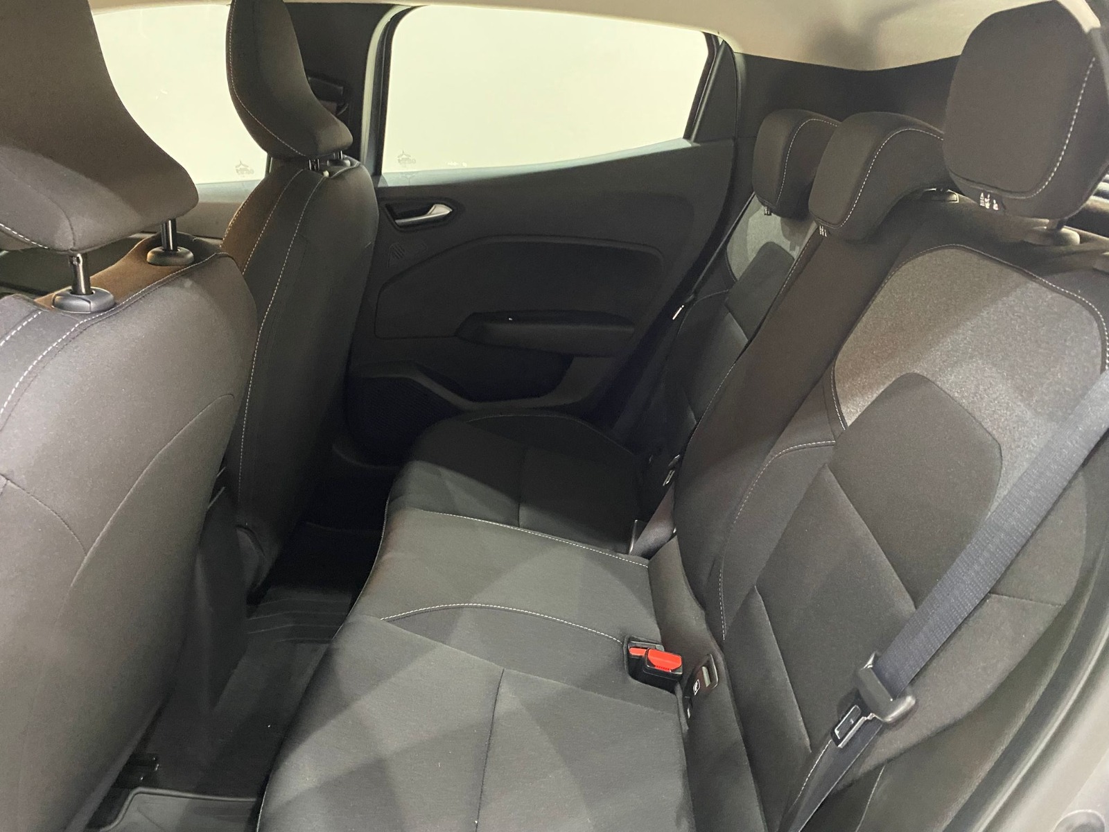 2025 Benzin Otomatik Renault Clio Gri Gürel Tasarım Aksesuar Otomotiv San. Tic. Ltd. Şti.