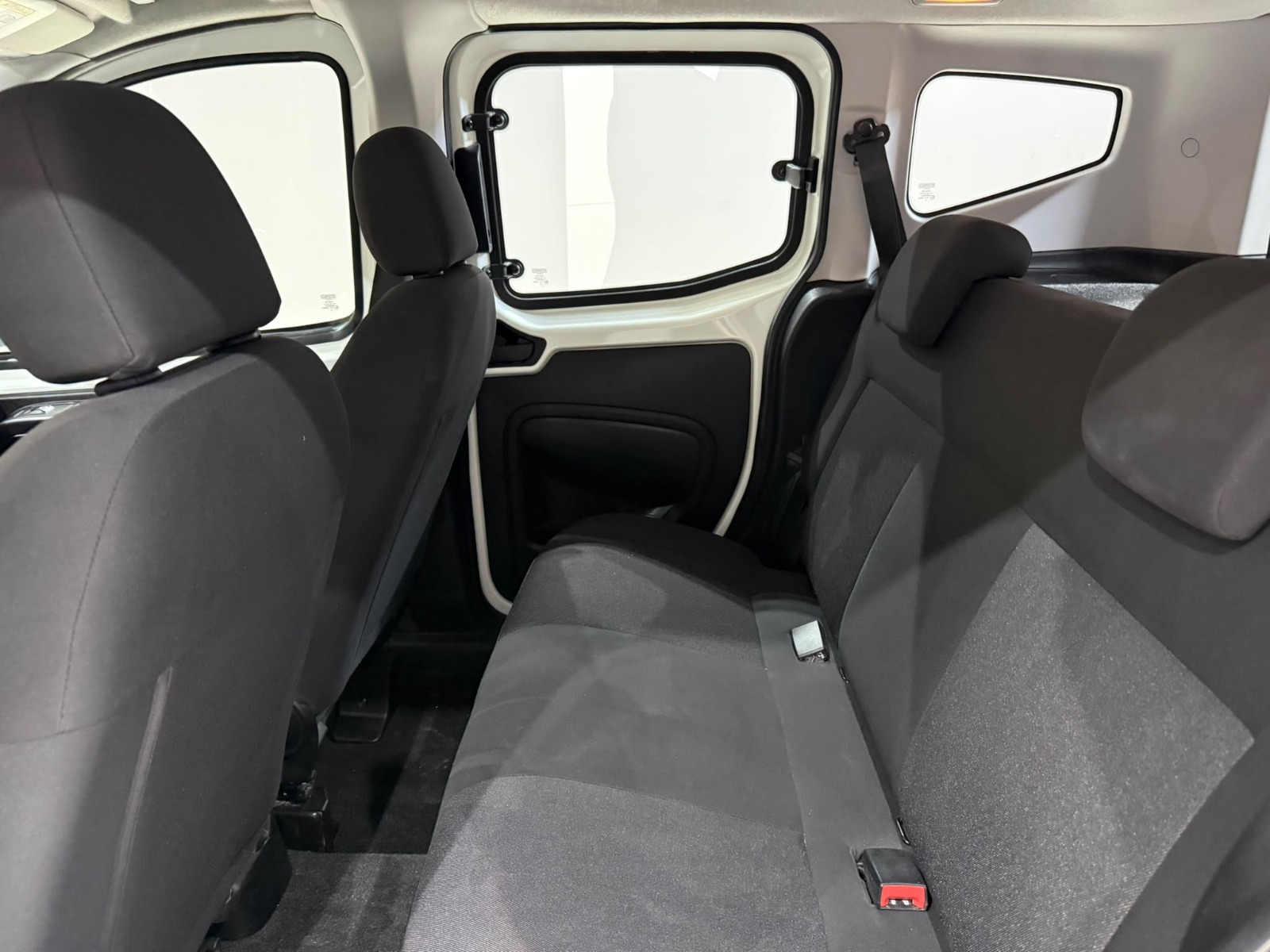2024 Dizel Manuel Fiat Fiorino Combi Beyaz Gürel Tasarım Aksesuar Otomotiv San. Tic. Ltd. Şti.