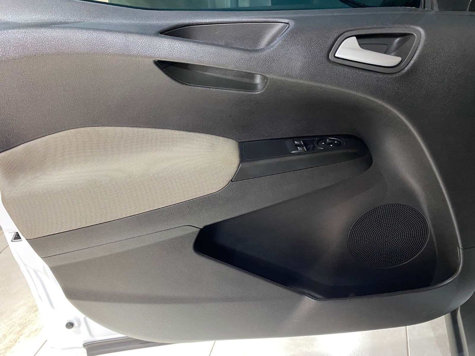 2023 Benzin Manuel Ford Tourneo Courier Beyaz Gürel Tasarım Aksesuar Otomotiv San. Tic. Ltd. Şti.