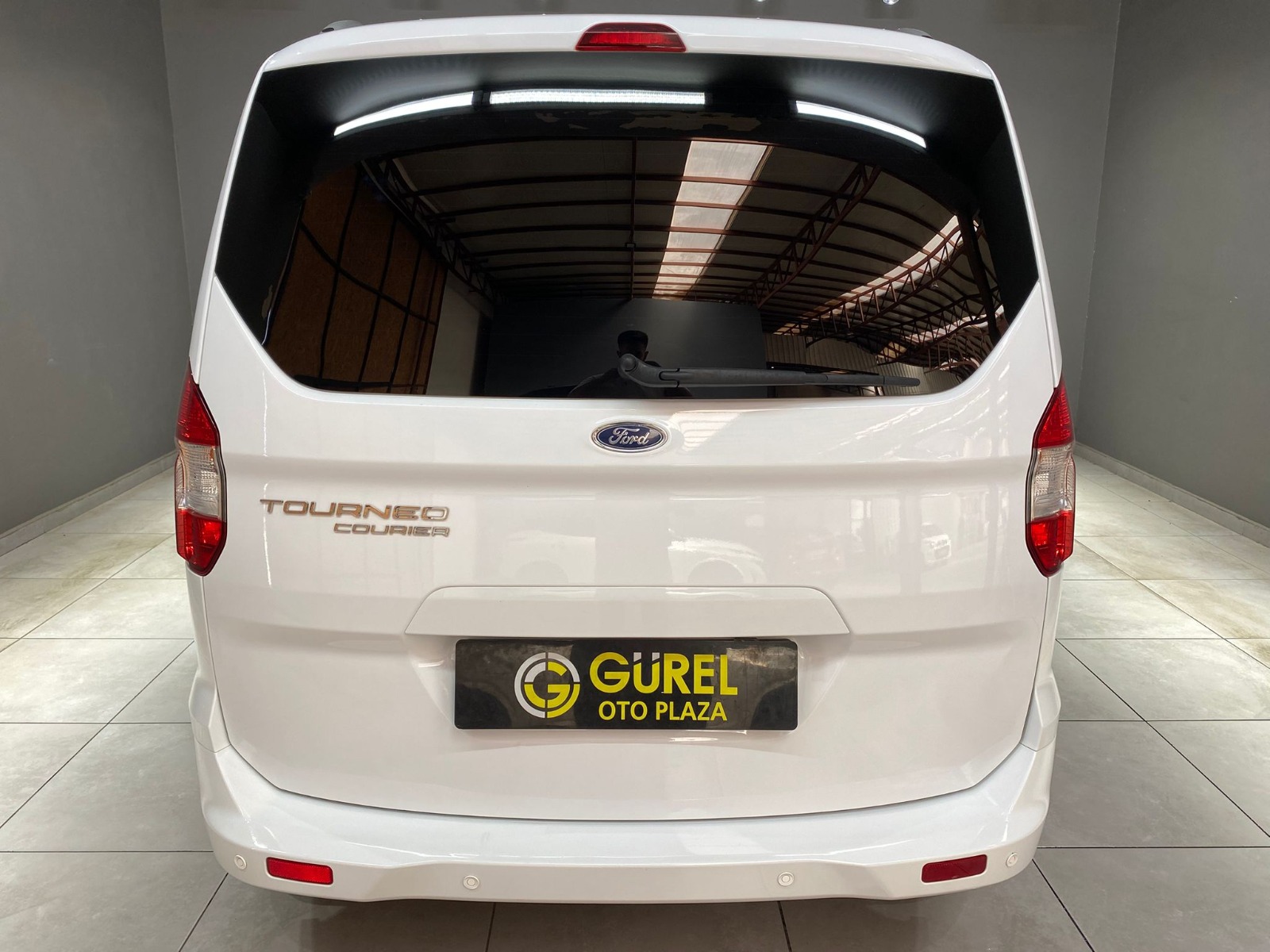 2023 Benzin Manuel Ford Tourneo Courier Beyaz Gürel Tasarım Aksesuar Otomotiv San. Tic. Ltd. Şti.