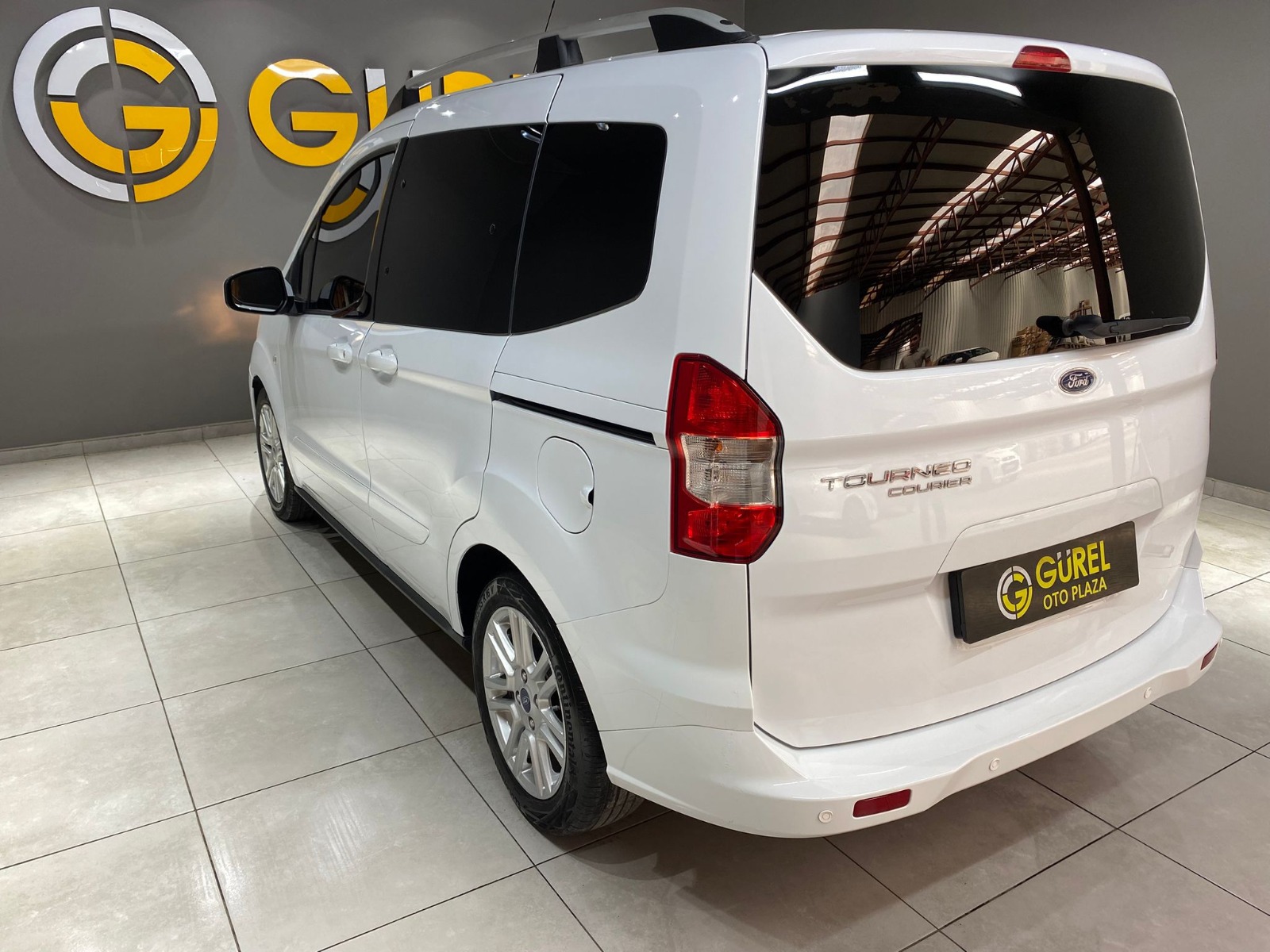 2023 Benzin Manuel Ford Tourneo Courier Beyaz Gürel Tasarım Aksesuar Otomotiv San. Tic. Ltd. Şti.