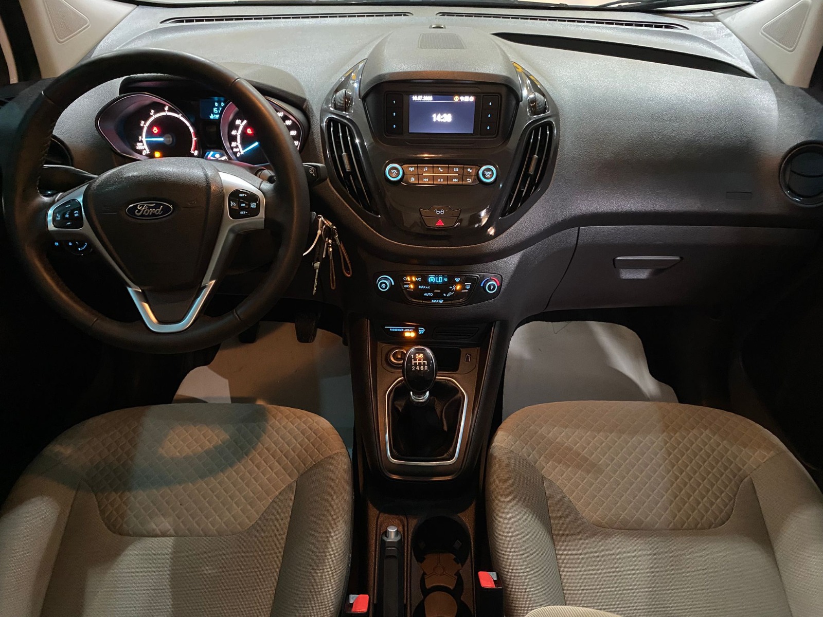 2023 Benzin Manuel Ford Tourneo Courier Beyaz Gürel Tasarım Aksesuar Otomotiv San. Tic. Ltd. Şti.