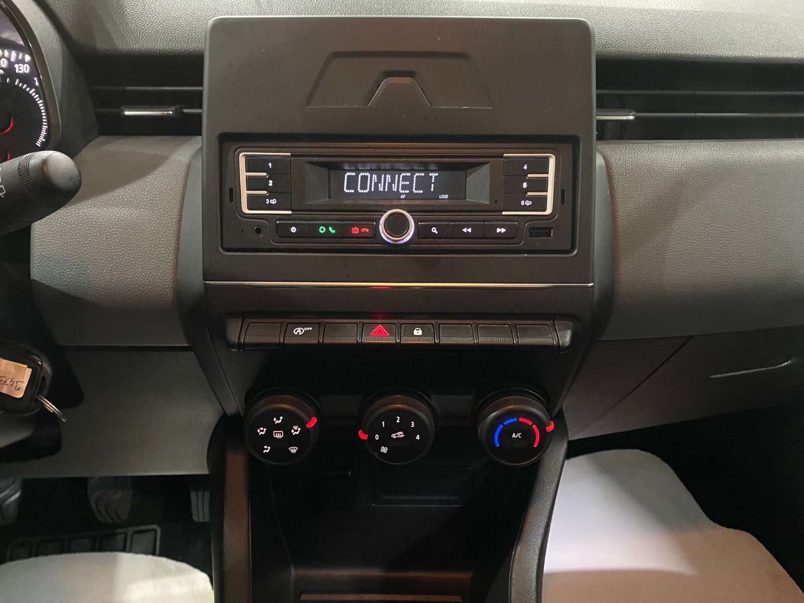 2022 Benzin Manuel Renault Clio Beyaz Gürel Tasarım Aksesuar Otomotiv San. Tic. Ltd. Şti.