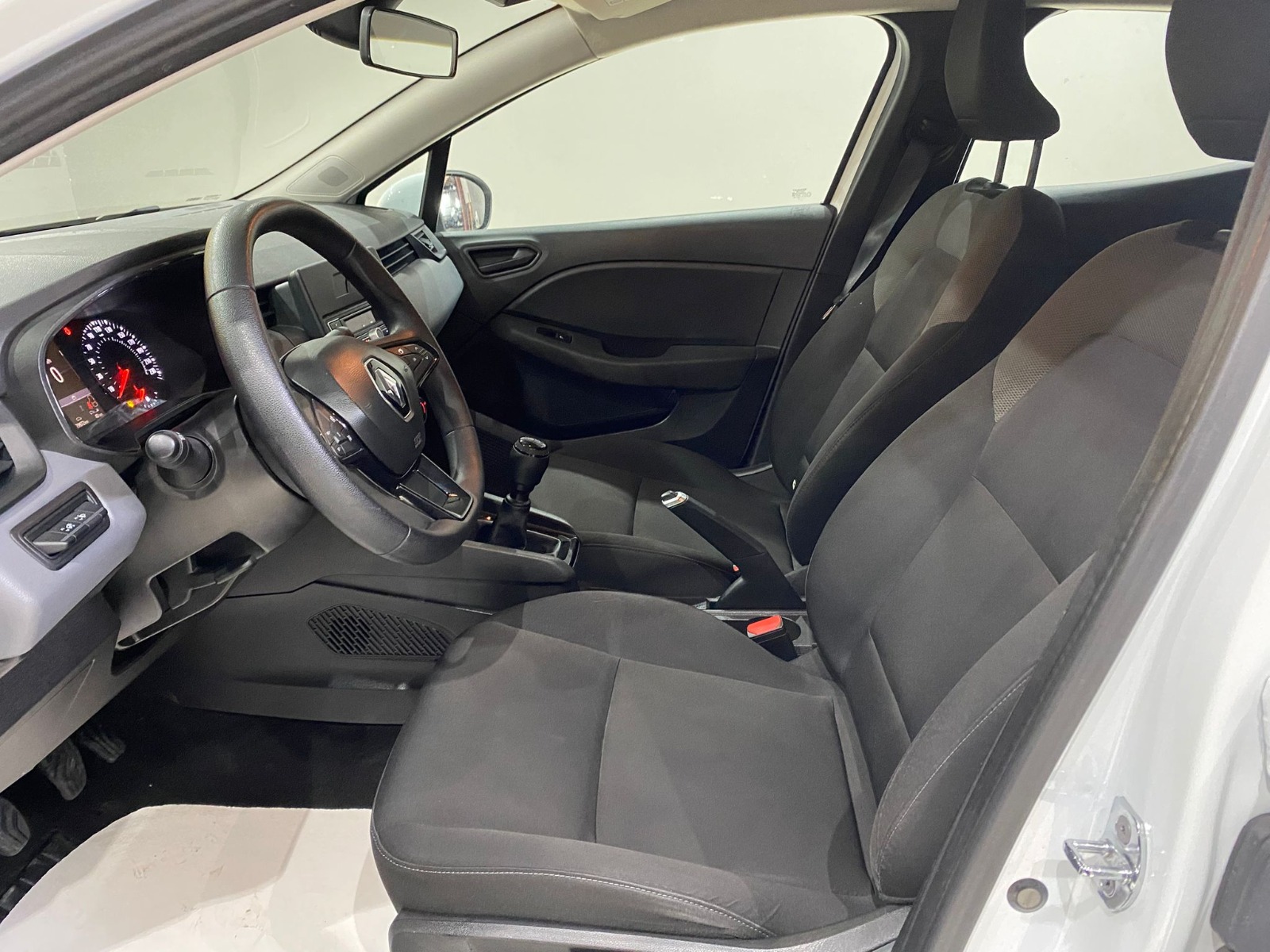 2022 Benzin Manuel Renault Clio Beyaz Gürel Tasarım Aksesuar Otomotiv San. Tic. Ltd. Şti.