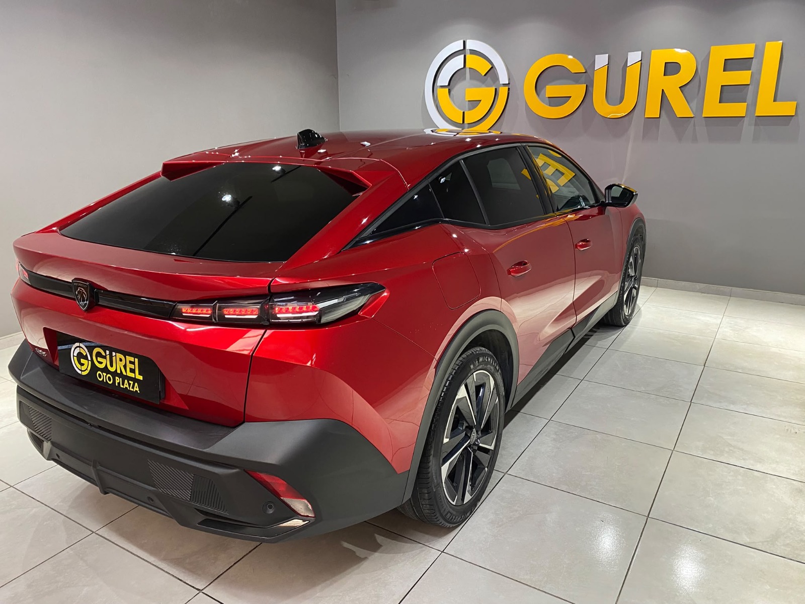 2024 Benzin Otomatik Peugeot 408 Kırmızı Gürel Tasarım Aksesuar Otomotiv San. Tic. Ltd. Şti.