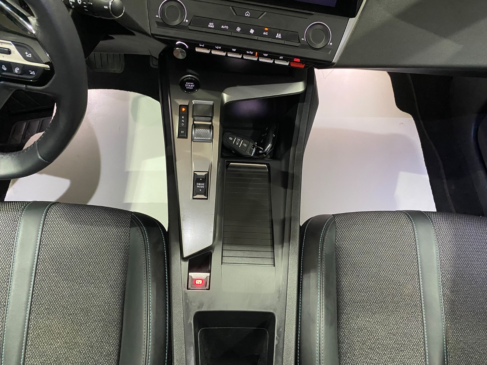 2024 Benzin Otomatik Peugeot 408 Kırmızı Gürel Tasarım Aksesuar Otomotiv San. Tic. Ltd. Şti.