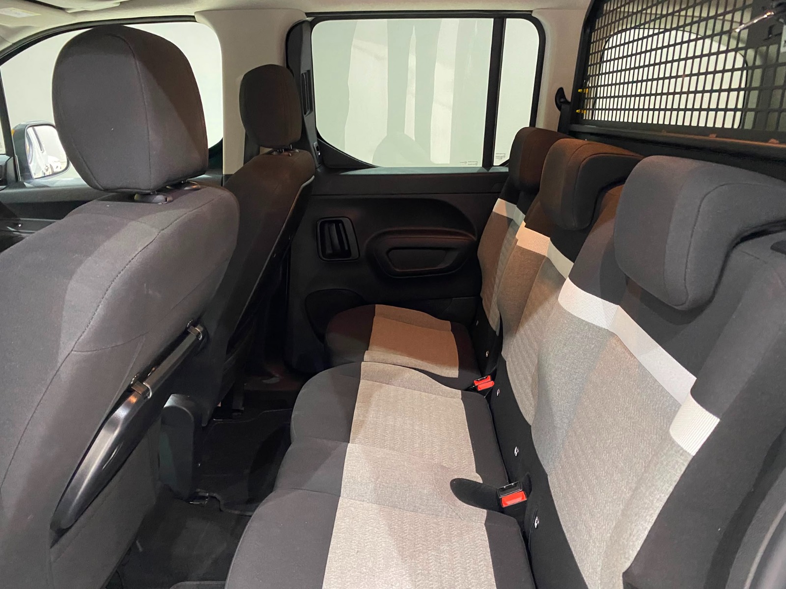 2026 Dizel Otomatik Citroen Berlingo Beyaz Gürel Tasarım Aksesuar Otomotiv San. Tic. Ltd. Şti.