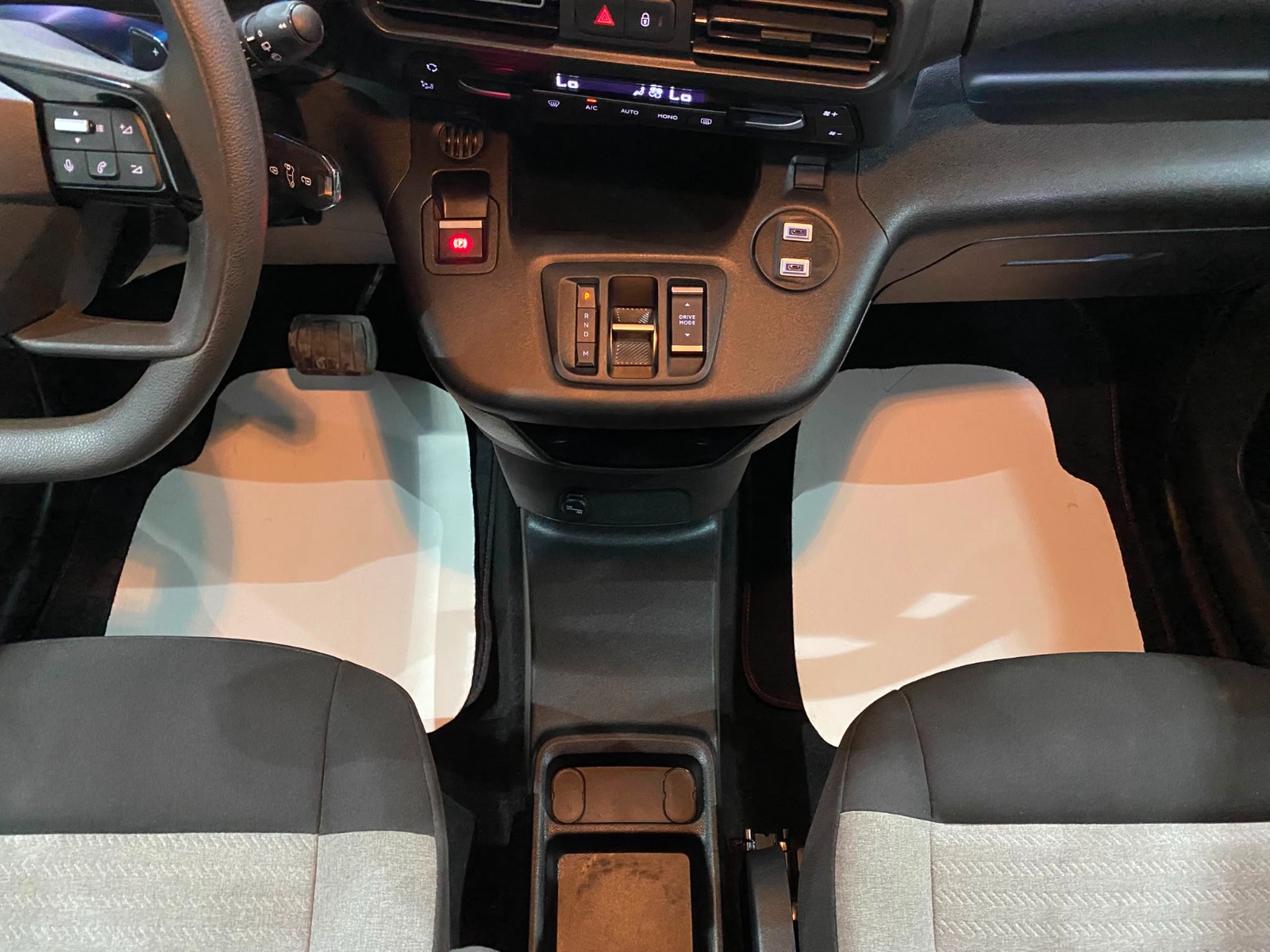 2026 Dizel Otomatik Citroen Berlingo Beyaz Gürel Tasarım Aksesuar Otomotiv San. Tic. Ltd. Şti.