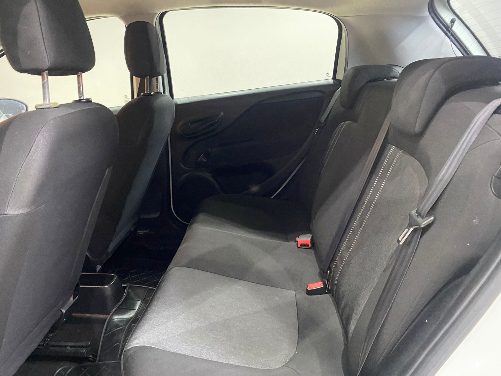 2014 Benzin Manuel Fiat Punto Beyaz Gürel Tasarım Aksesuar Otomotiv San. Tic. Ltd. Şti.