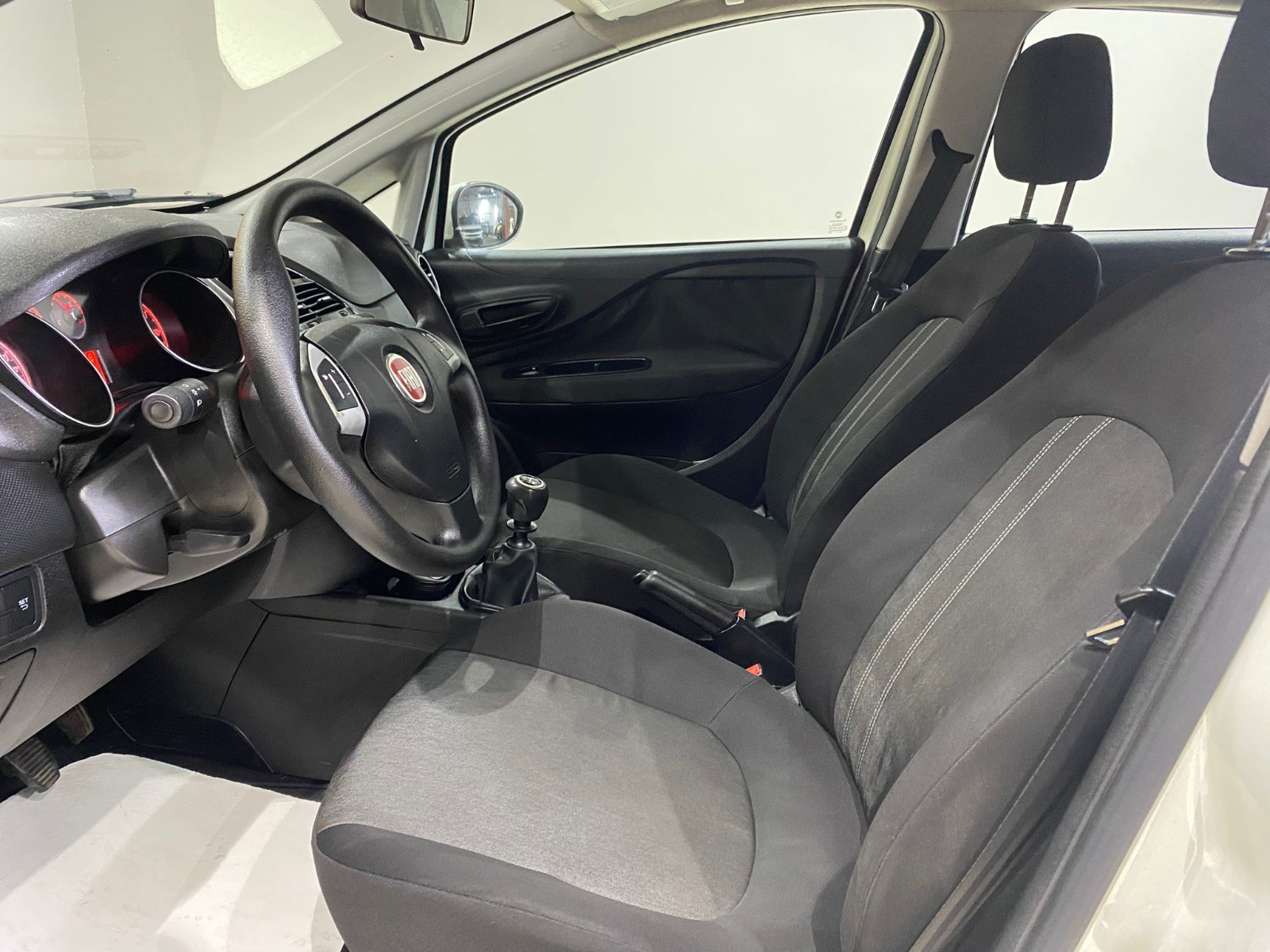 2014 Benzin Manuel Fiat Punto Beyaz Gürel Tasarım Aksesuar Otomotiv San. Tic. Ltd. Şti.