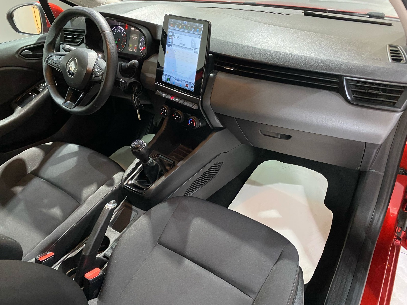 2022 Benzin Manuel Renault Clio Kırmızı Gürel Tasarım Aksesuar Otomotiv San. Tic. Ltd. Şti.