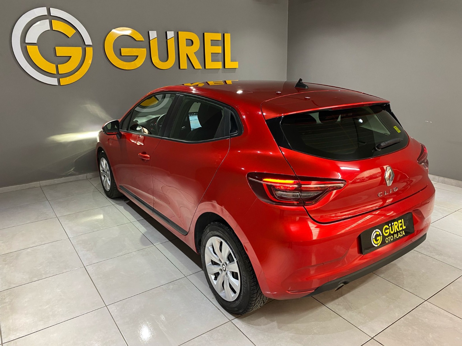 2022 Benzin Manuel Renault Clio Kırmızı Gürel Tasarım Aksesuar Otomotiv San. Tic. Ltd. Şti.