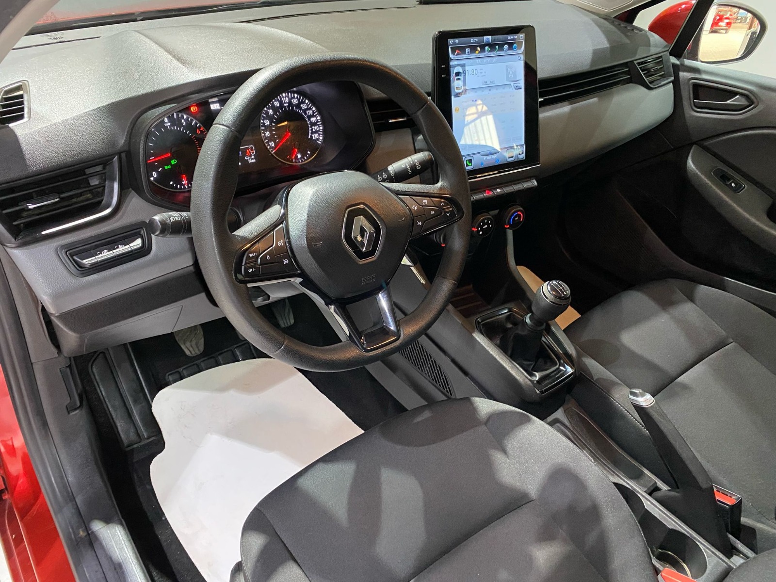 2022 Benzin Manuel Renault Clio Kırmızı Gürel Tasarım Aksesuar Otomotiv San. Tic. Ltd. Şti.
