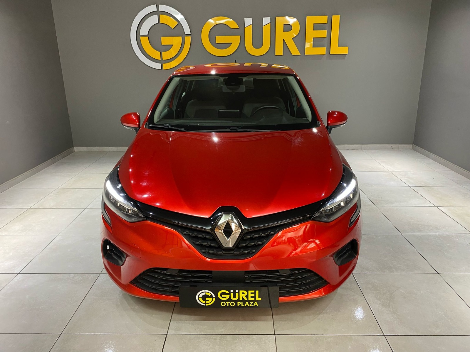 2022 Benzin Manuel Renault Clio Kırmızı Gürel Tasarım Aksesuar Otomotiv San. Tic. Ltd. Şti.