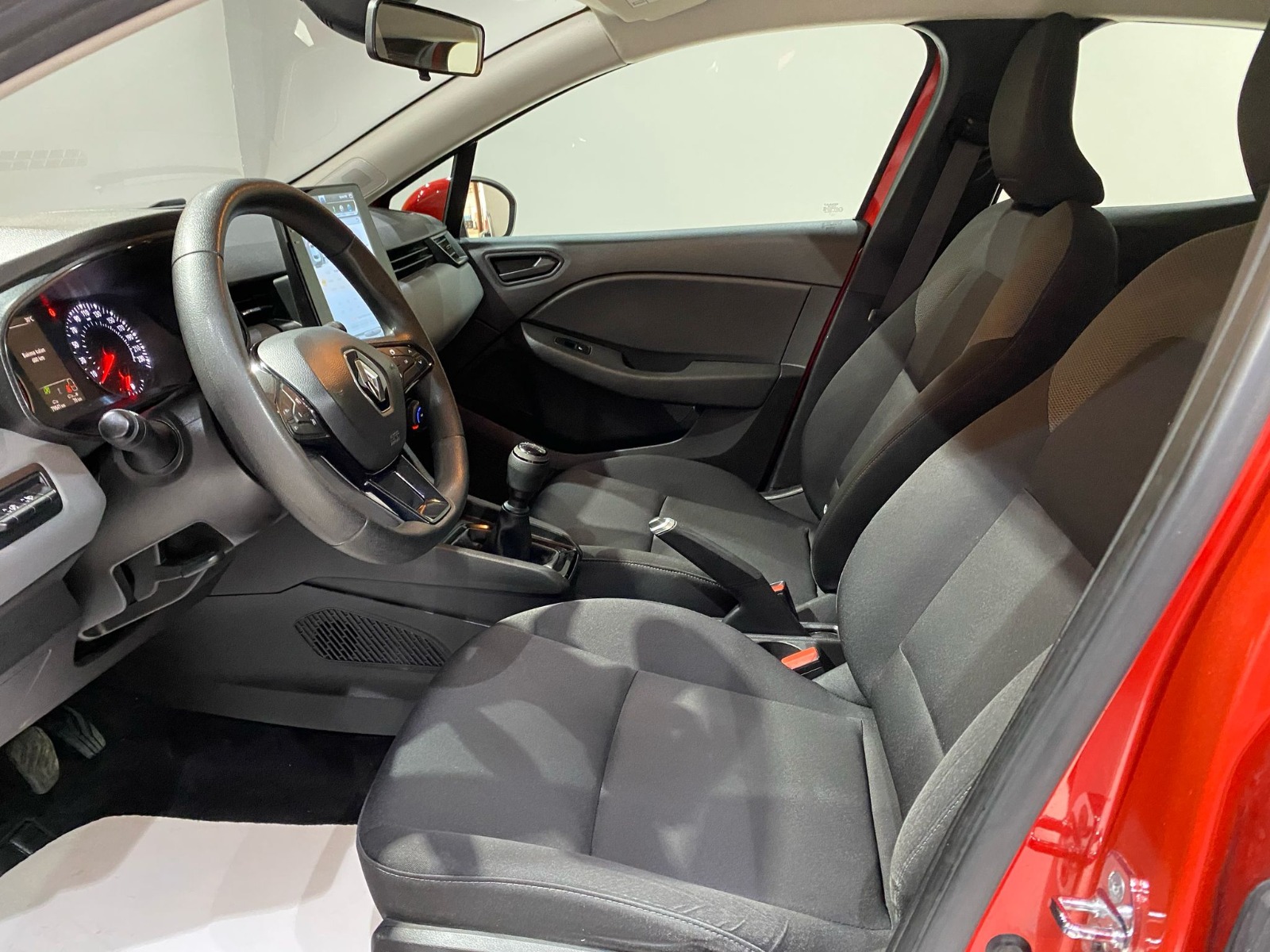 2022 Benzin Manuel Renault Clio Kırmızı Gürel Tasarım Aksesuar Otomotiv San. Tic. Ltd. Şti.