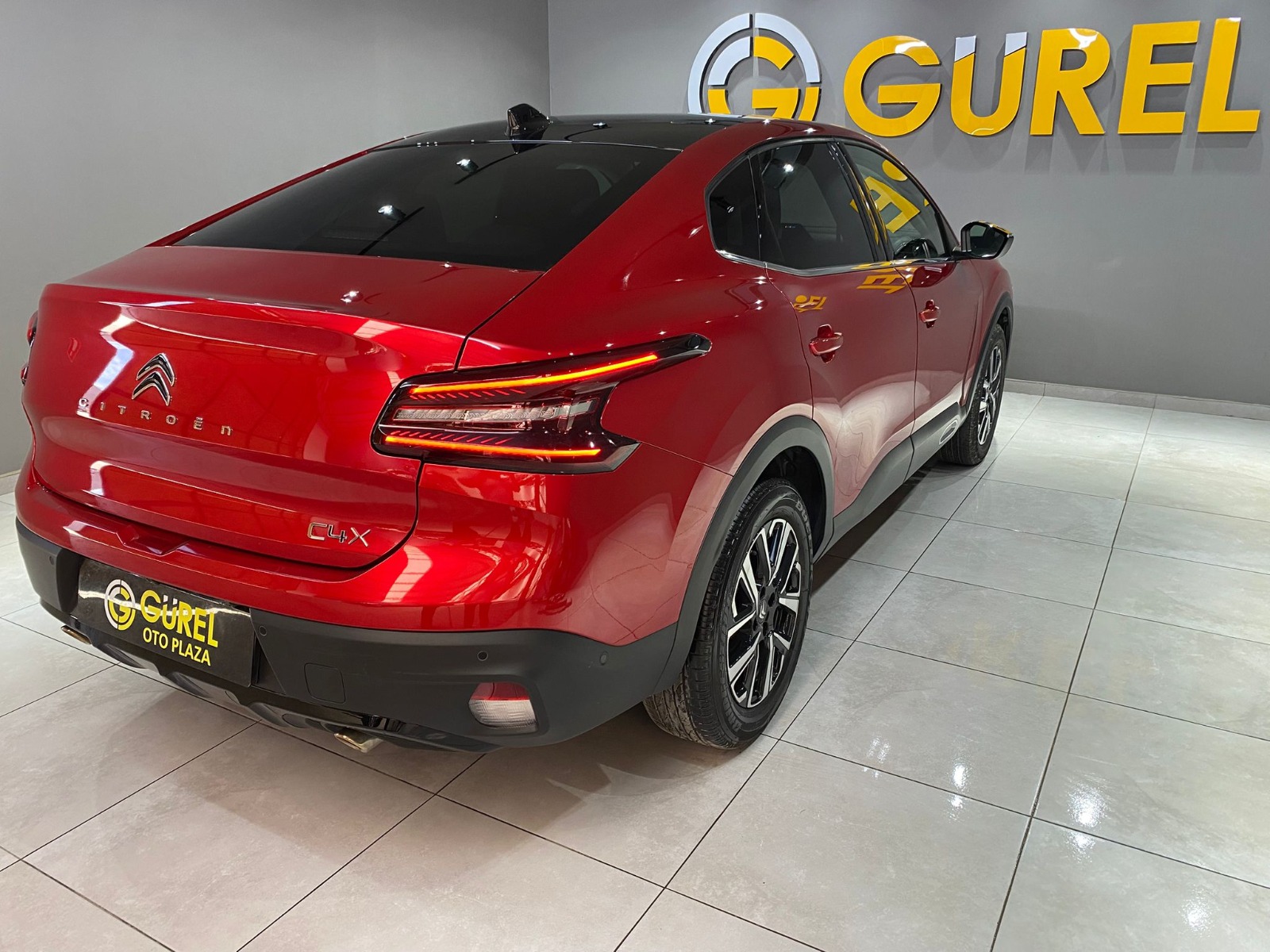 2024 Benzin Otomatik Citroen C4 X Kırmızı Gürel Tasarım Aksesuar Otomotiv San. Tic. Ltd. Şti.