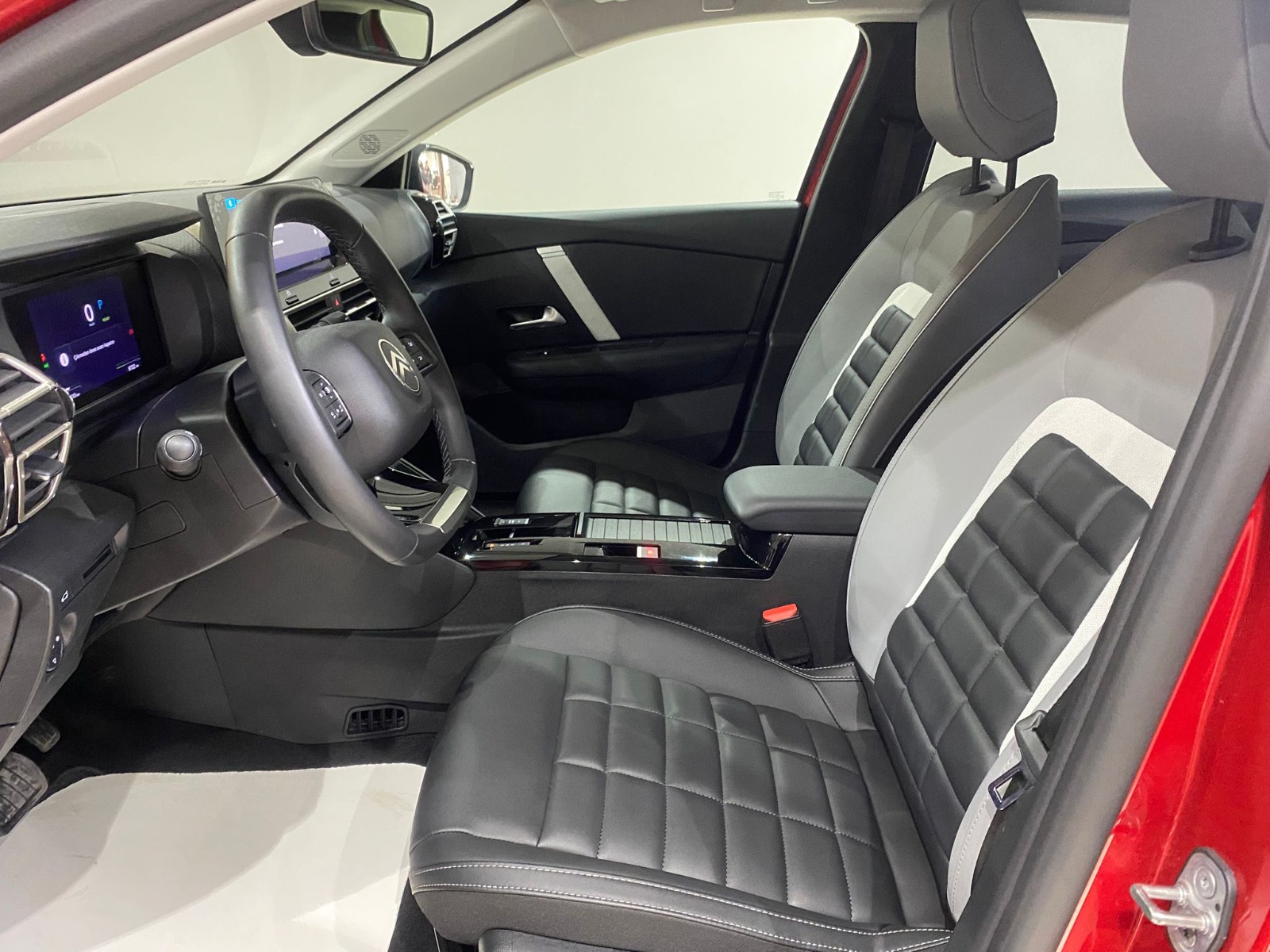 2025 Elektrik Otomatik Citroen e-C4 X Kırmızı Gürel Tasarım Aksesuar Otomotiv San. Tic. Ltd. Şti.