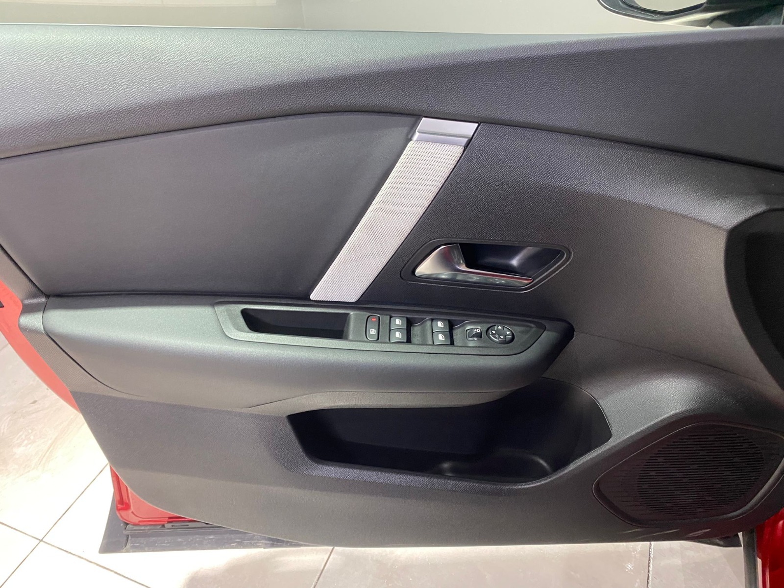 2025 Elektrik Otomatik Citroen e-C4 X Kırmızı Gürel Tasarım Aksesuar Otomotiv San. Tic. Ltd. Şti.