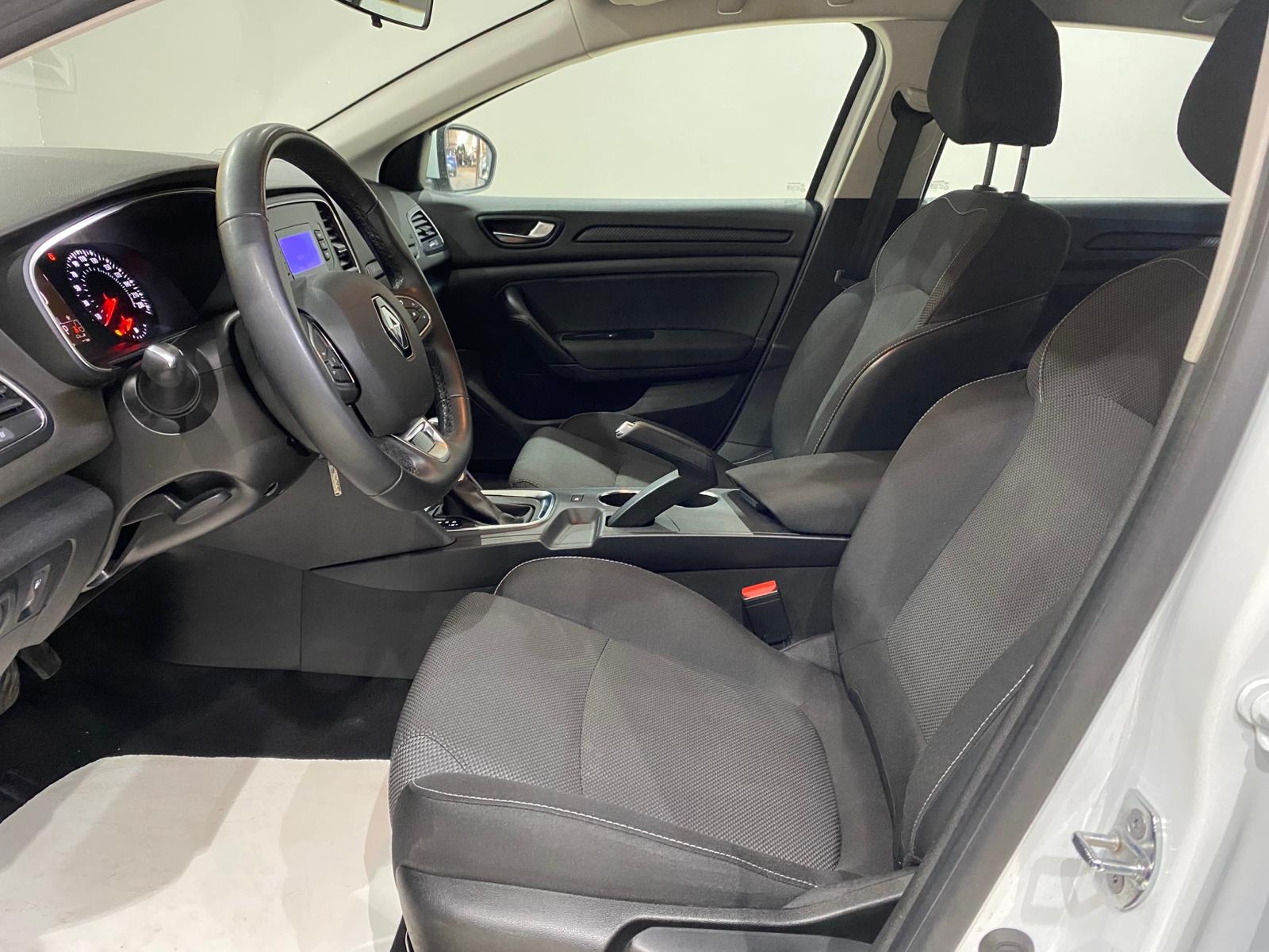 2022 Benzin Otomatik Renault Megane Beyaz Gürel Tasarım Aksesuar Otomotiv San. Tic. Ltd. Şti.