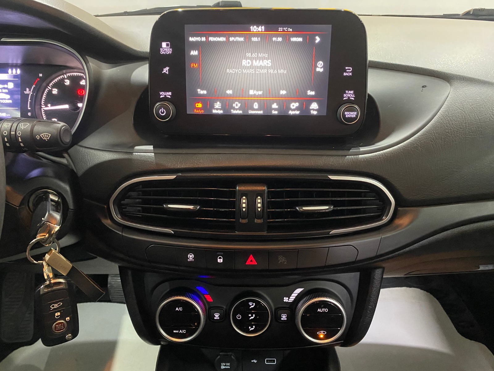 TaksitliOto.Net | 2.El Fiat Egea Cross 1.4 Fire Urban | Manuel & Benzin | Gri | İzmir.2el 2023 Benzin Manuel Fiat Egea Gri Gürel Tasarım Aksesuar Otomotiv San. Tic. Ltd. Şti.