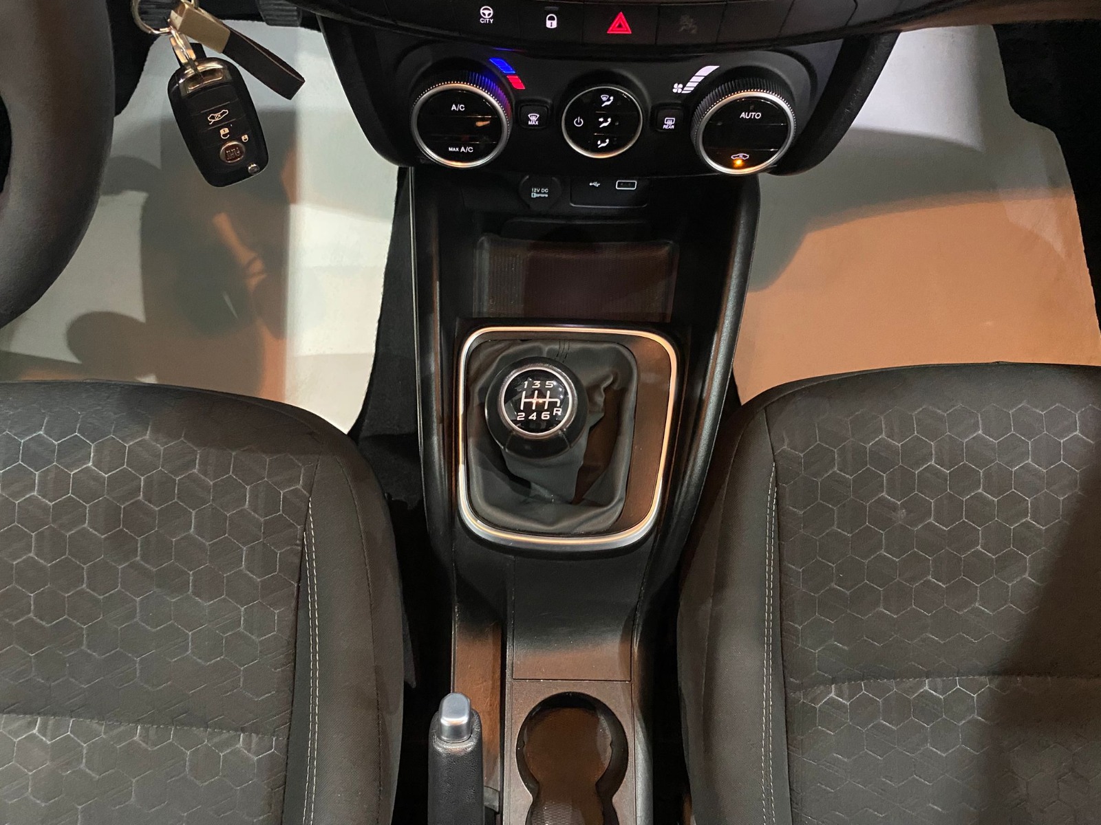 TaksitliOto.Net | 2.El Fiat Egea Cross 1.4 Fire Urban | Manuel & Benzin | Gri | İzmir.2el 2023 Benzin Manuel Fiat Egea Gri Gürel Tasarım Aksesuar Otomotiv San. Tic. Ltd. Şti.