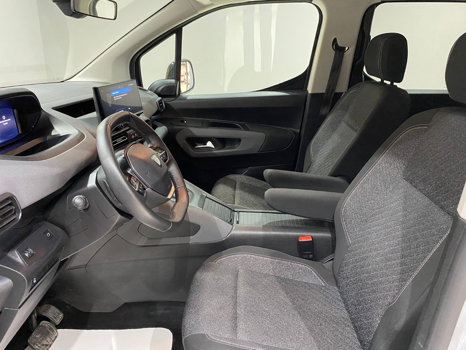 2026 Dizel Otomatik Peugeot Rifter Beyaz Gürel Tasarım Aksesuar Otomotiv San. Tic. Ltd. Şti.
