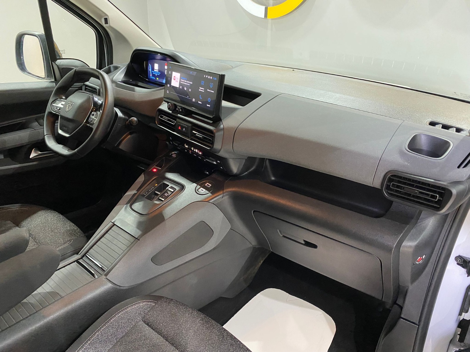 2026 Dizel Otomatik Peugeot Rifter Beyaz Gürel Tasarım Aksesuar Otomotiv San. Tic. Ltd. Şti.