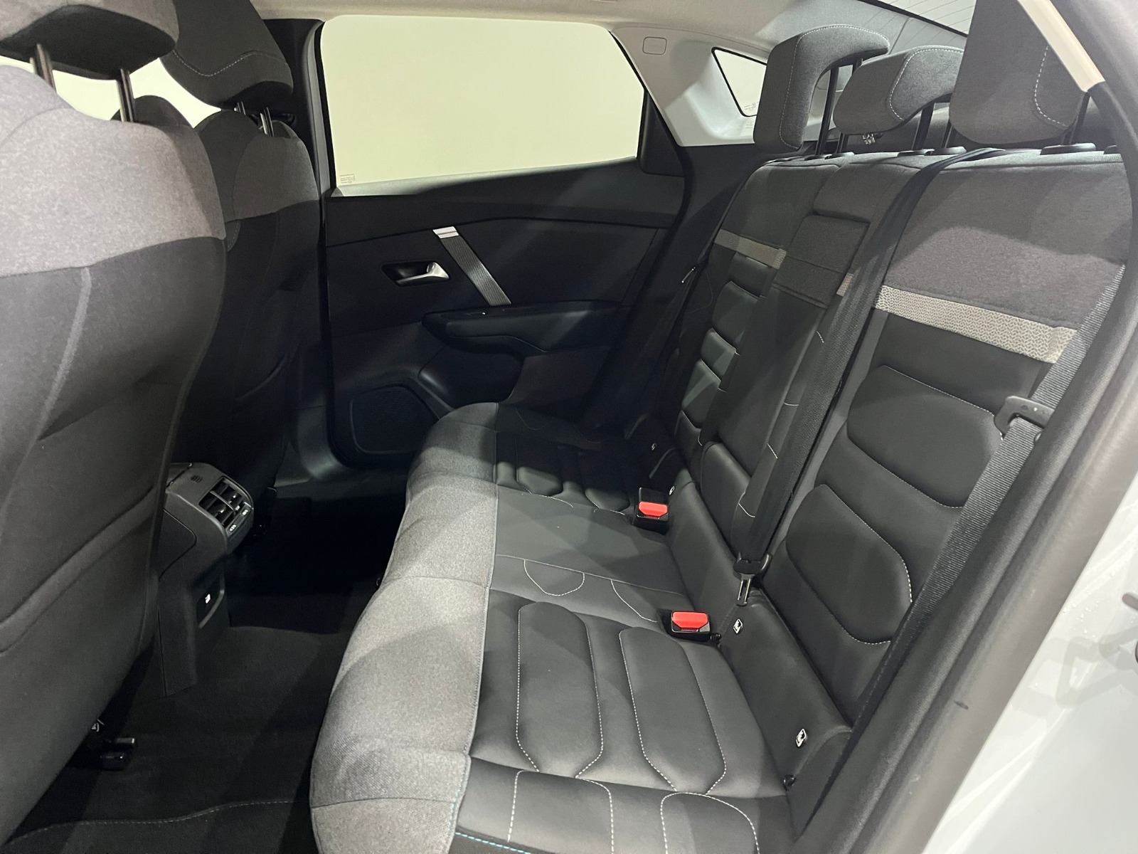 2024 Benzin Otomatik Citroen C4 X Beyaz Gürel Tasarım Aksesuar Otomotiv San. Tic. Ltd. Şti.