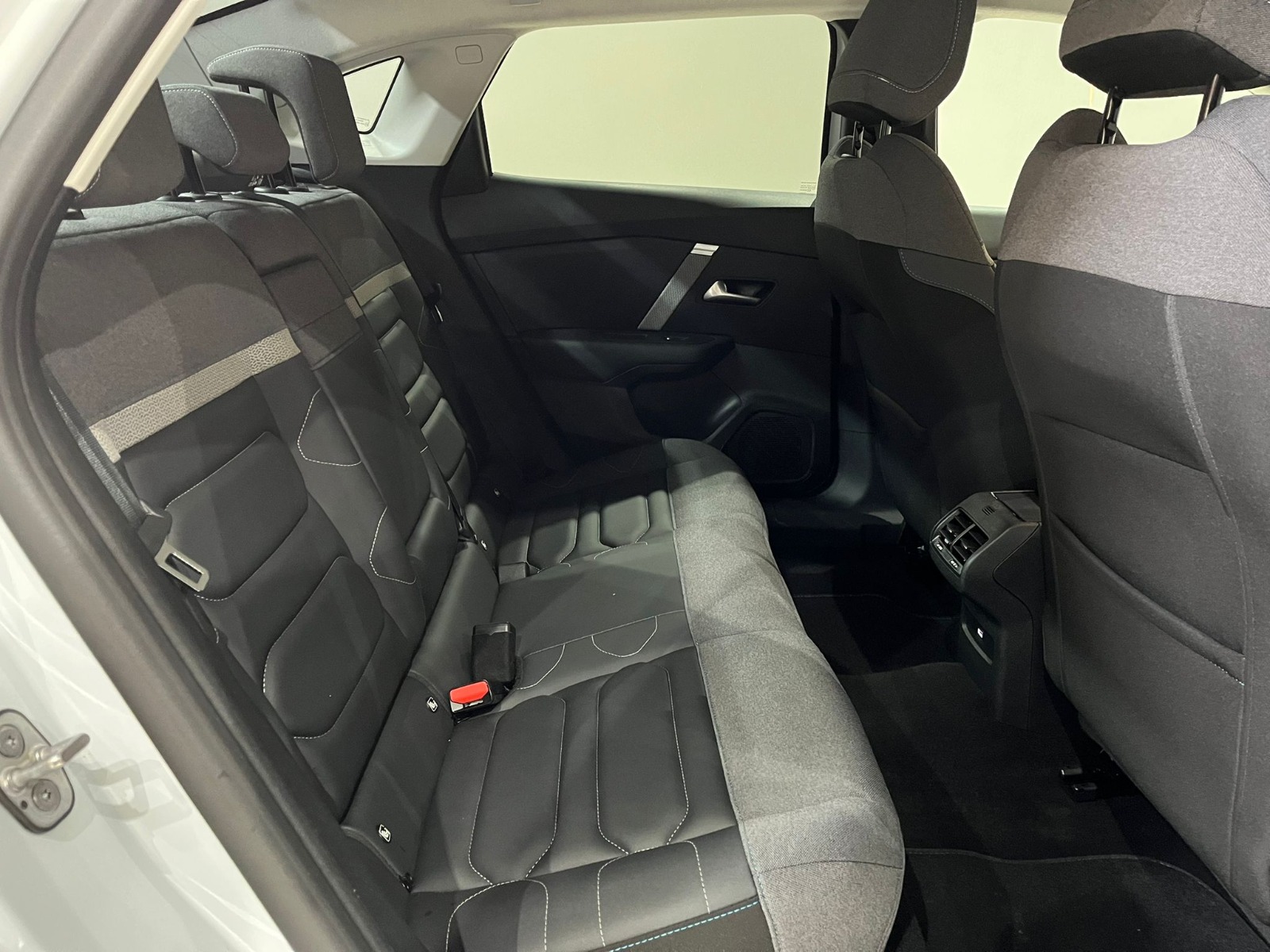 2024 Benzin Otomatik Citroen C4 X Beyaz Gürel Tasarım Aksesuar Otomotiv San. Tic. Ltd. Şti.